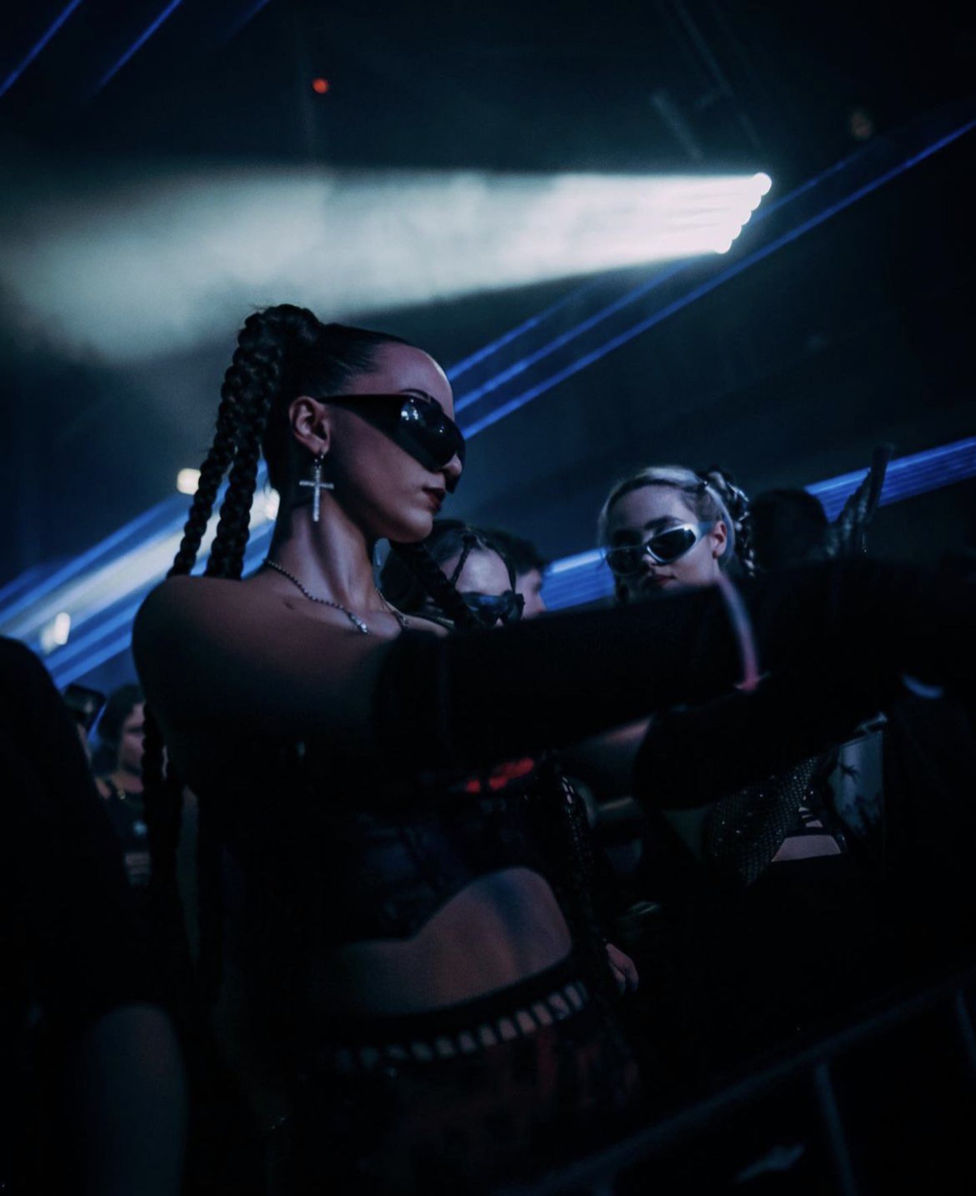 black and white bed linen