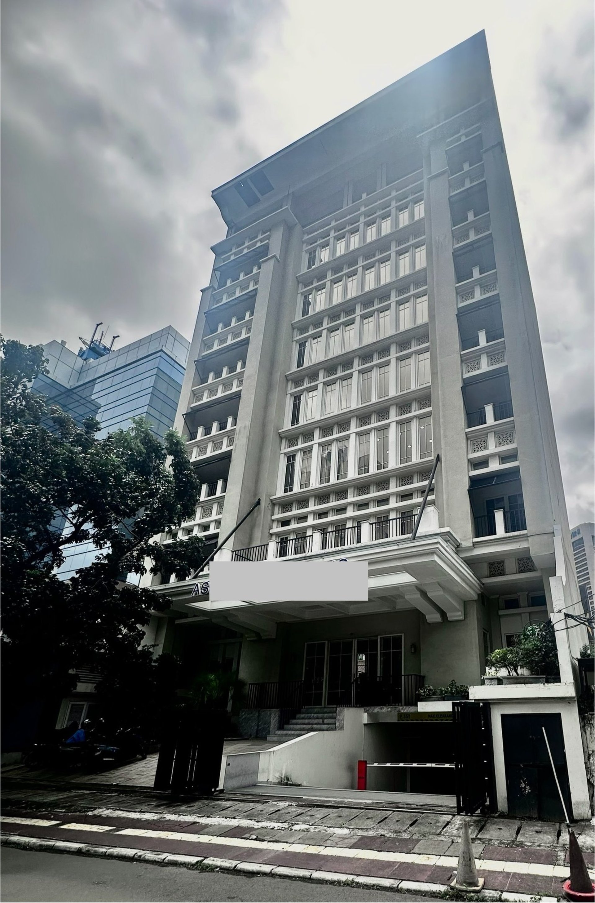 Ruangkantorku - Dijual Gedung Kantor 10 Lantai di Thamrin Jakarta Pusat