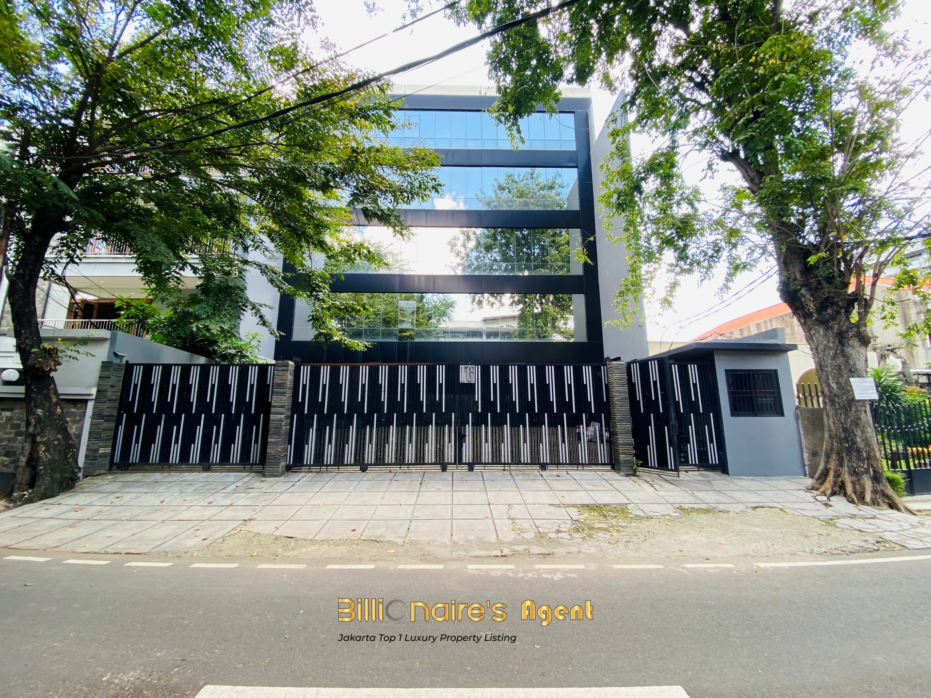 Ruangkantorku - Dijual Gedung 7 Lantai di Kebon Sirih Jakarta Pusat