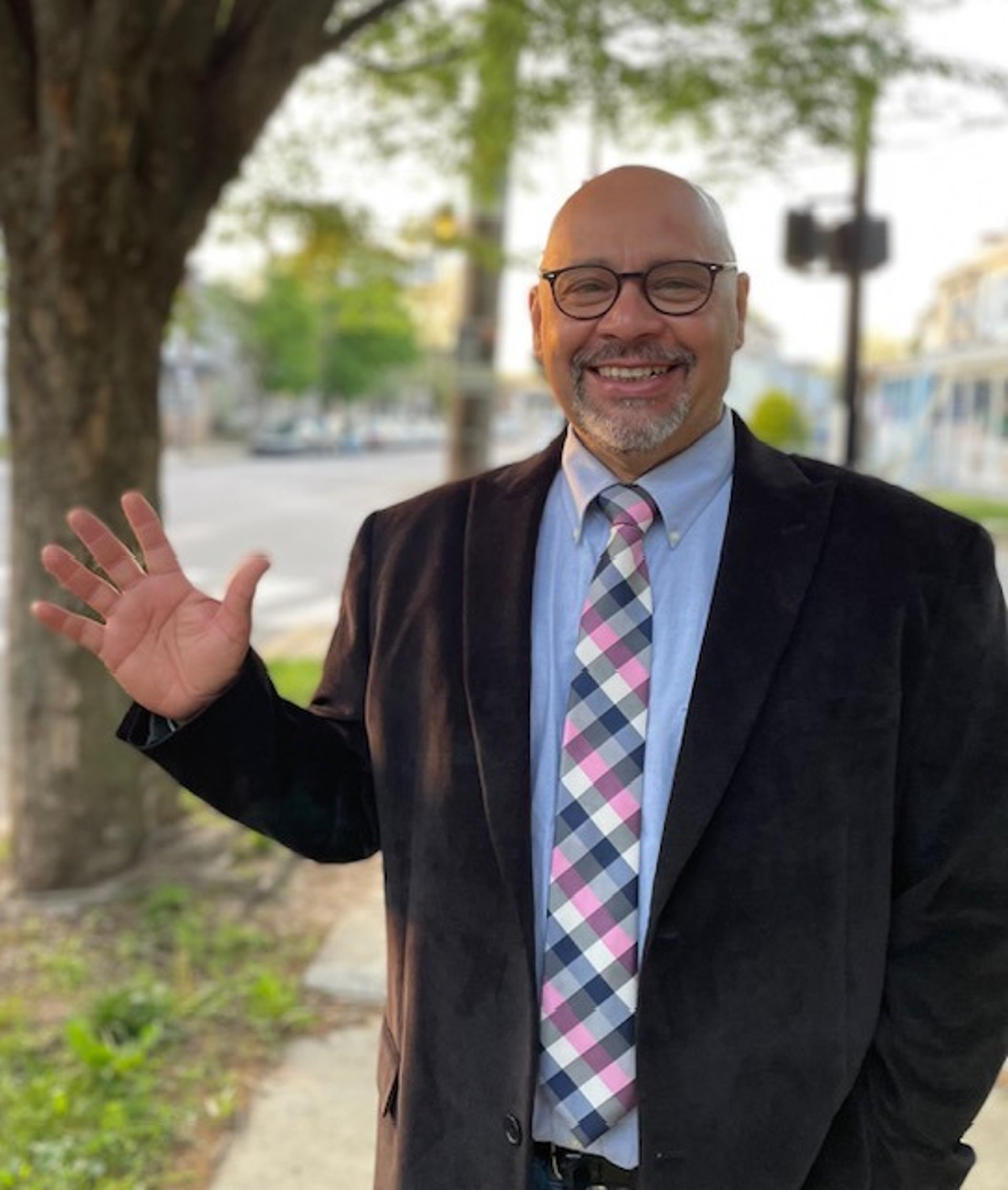 gray computer monitor