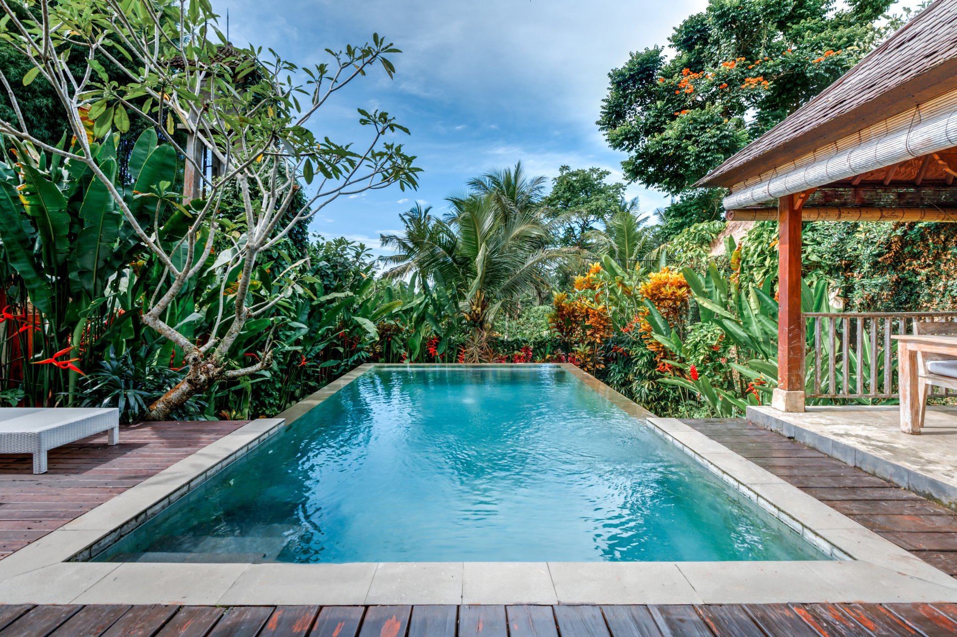 black and white bed linen