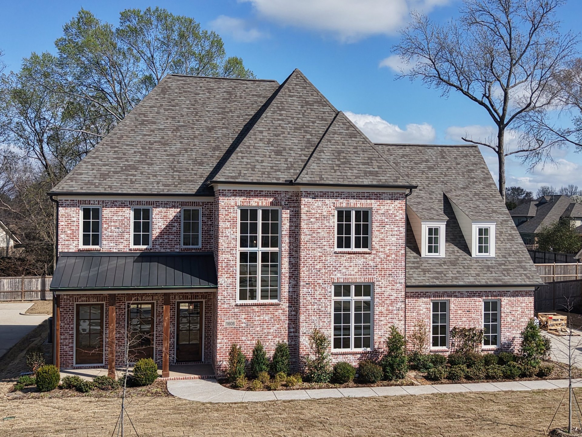 black and white bed linen