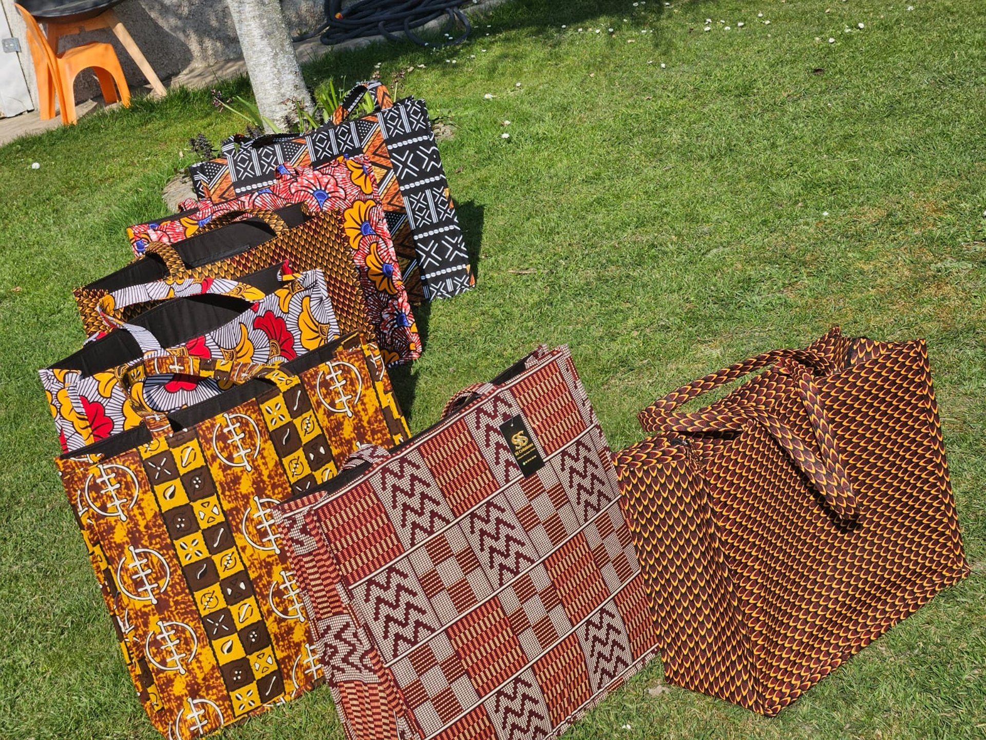 black and white bed linen