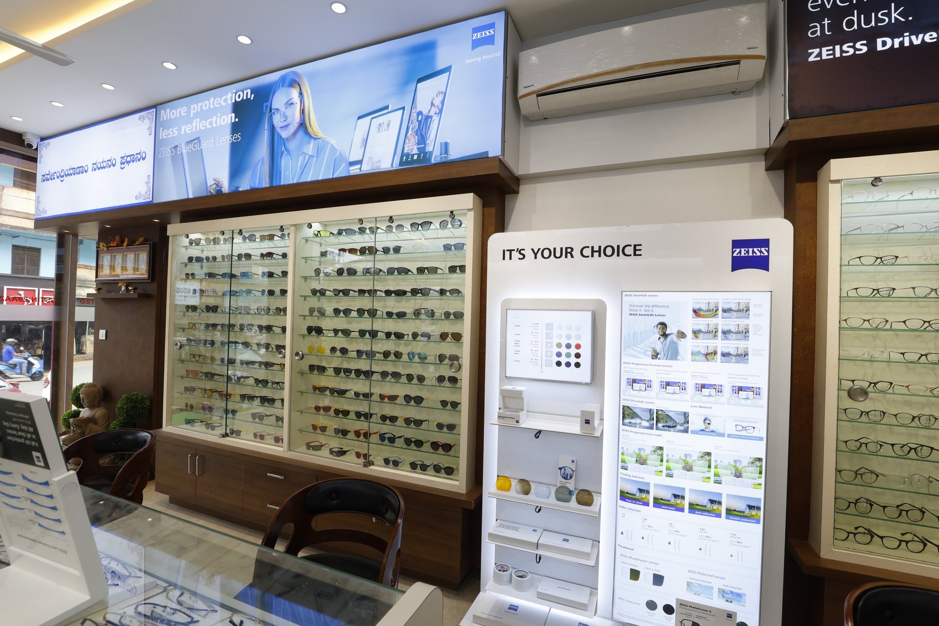 black and white bed linen