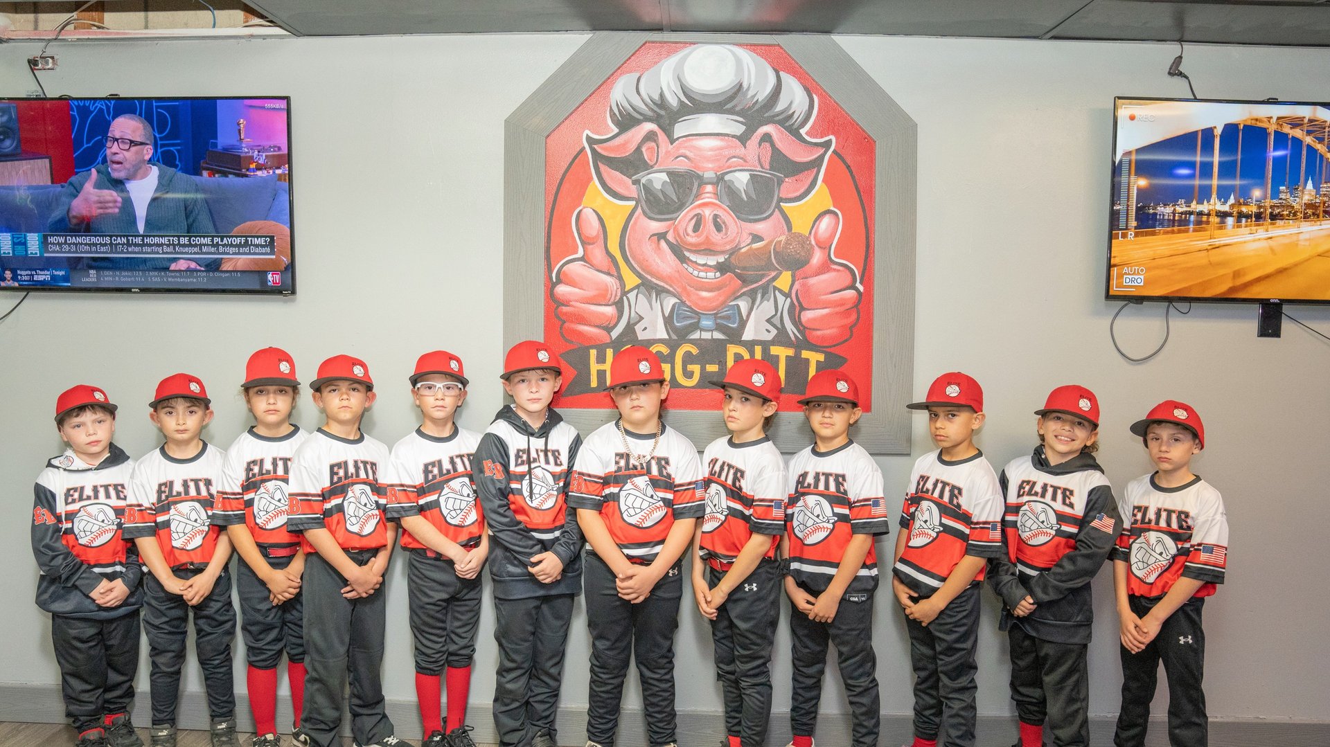 black and white bed linen