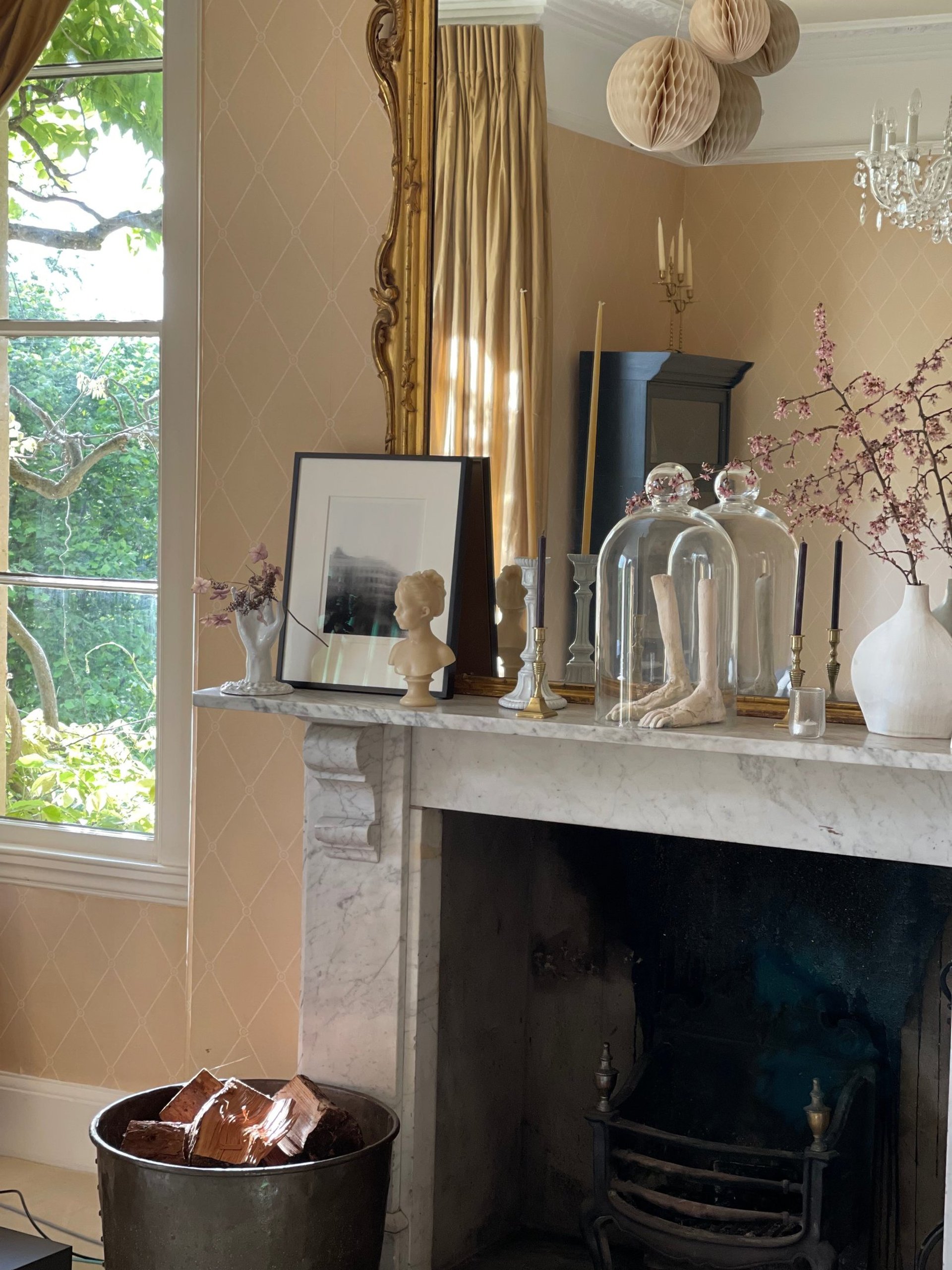 black and white bed linen