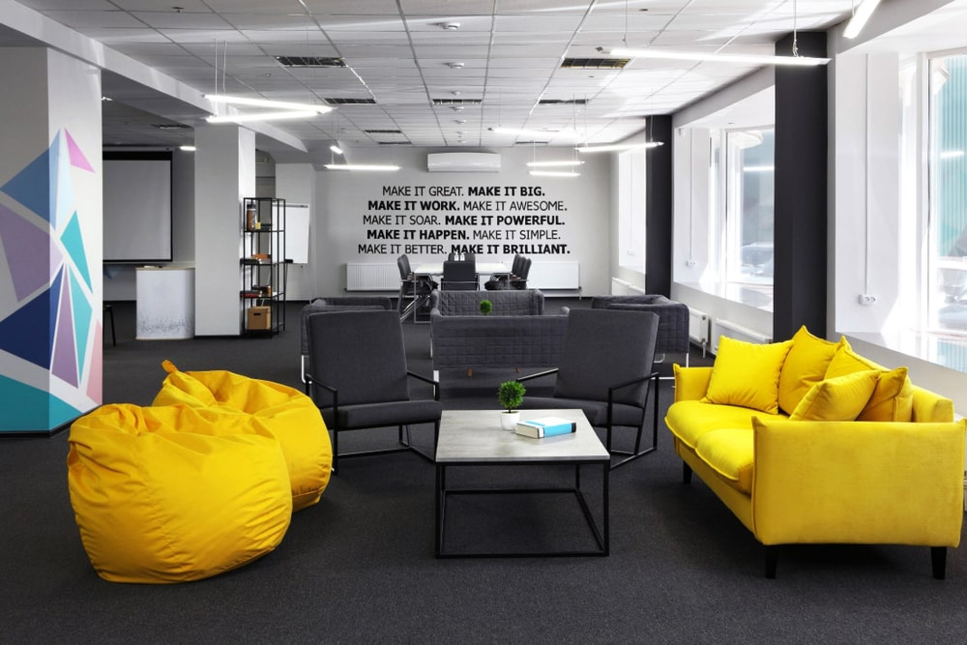 gray computer monitor