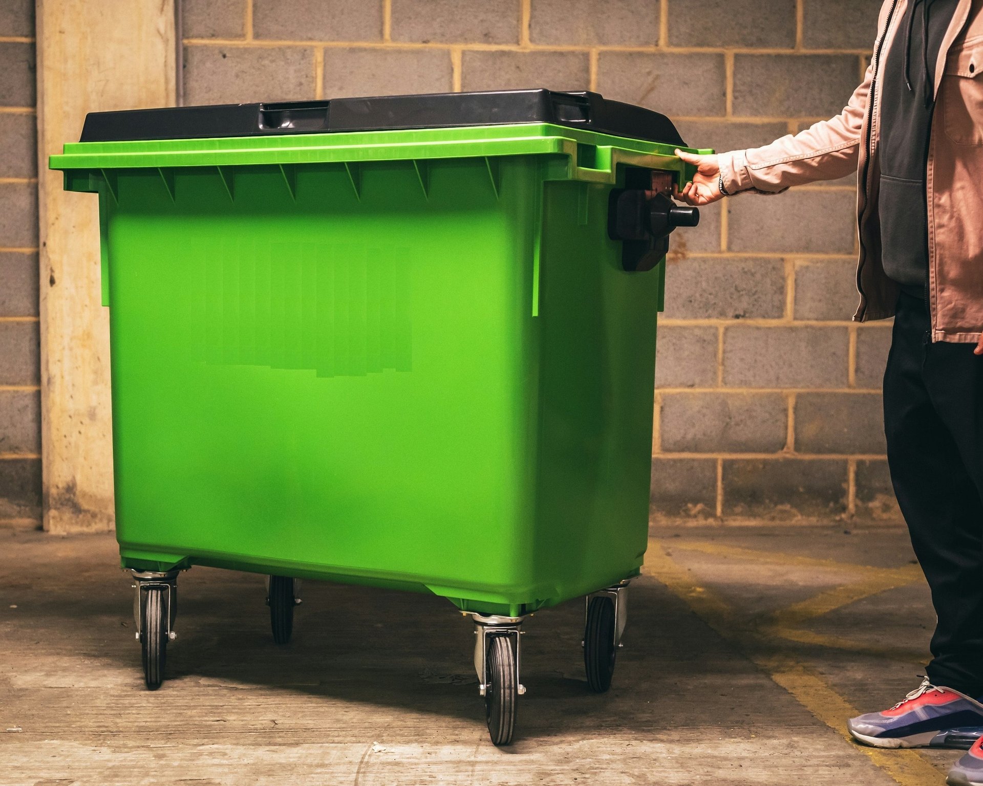 black and white bed linen