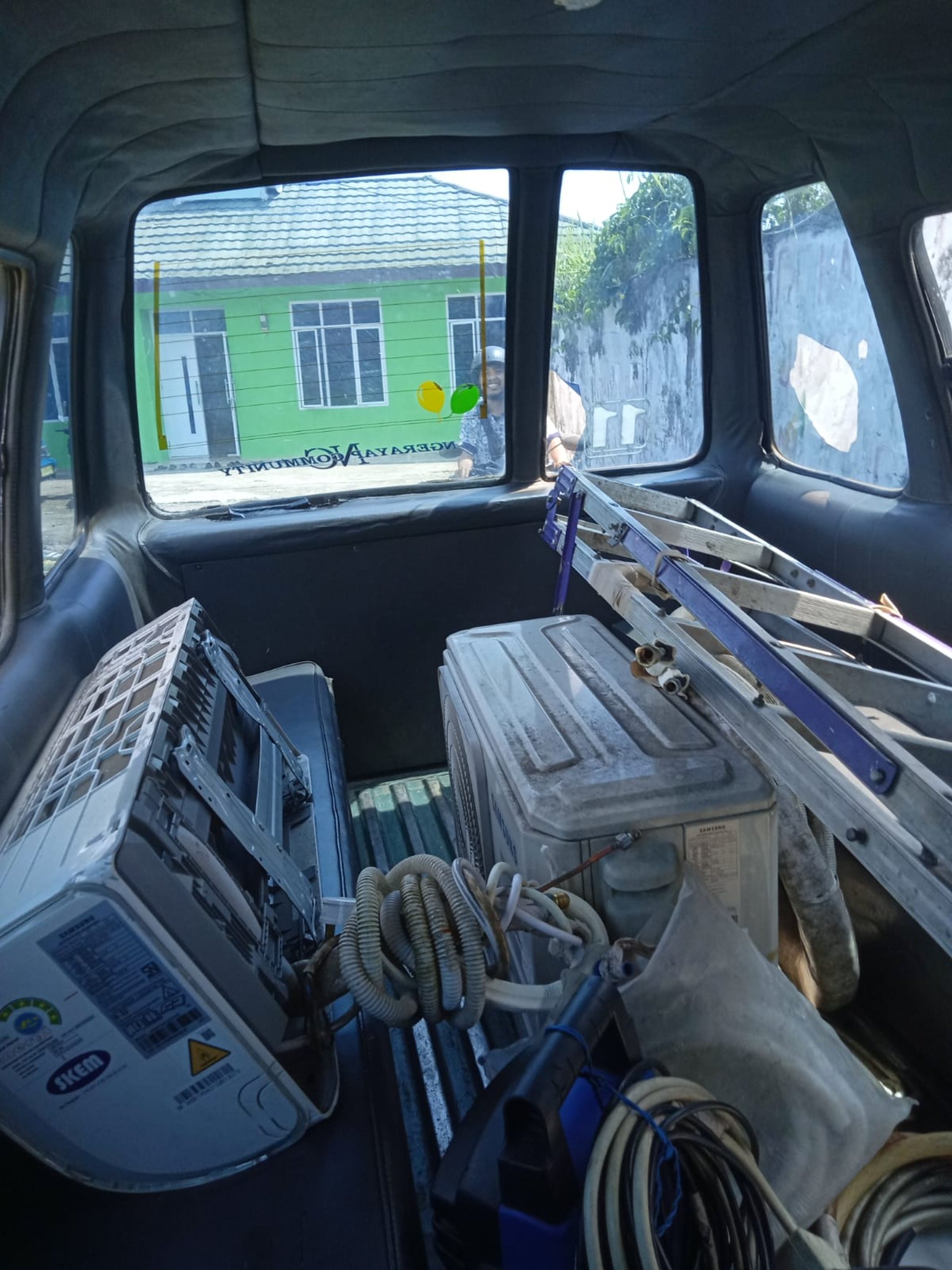 black and white bed linen