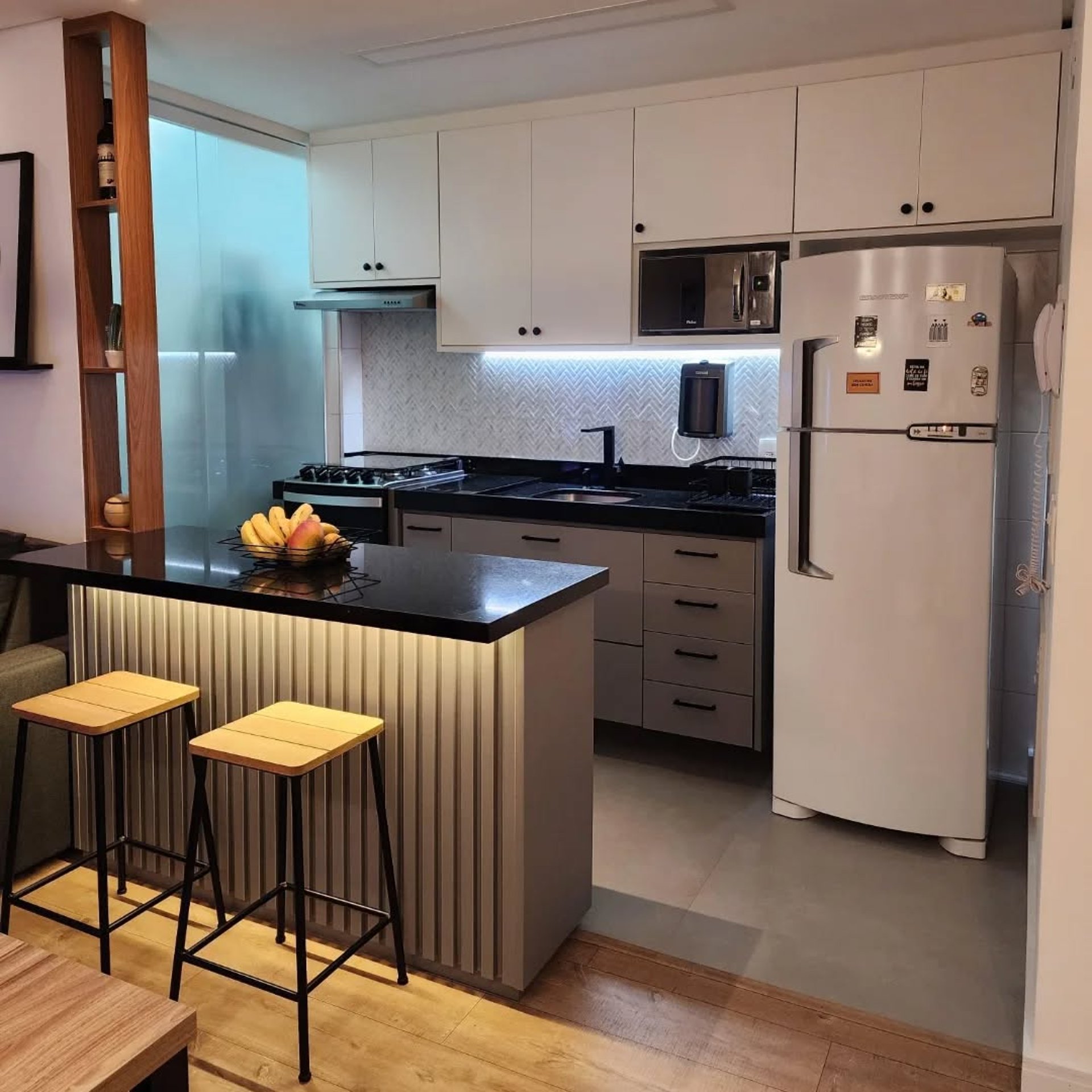 black and white bed linen