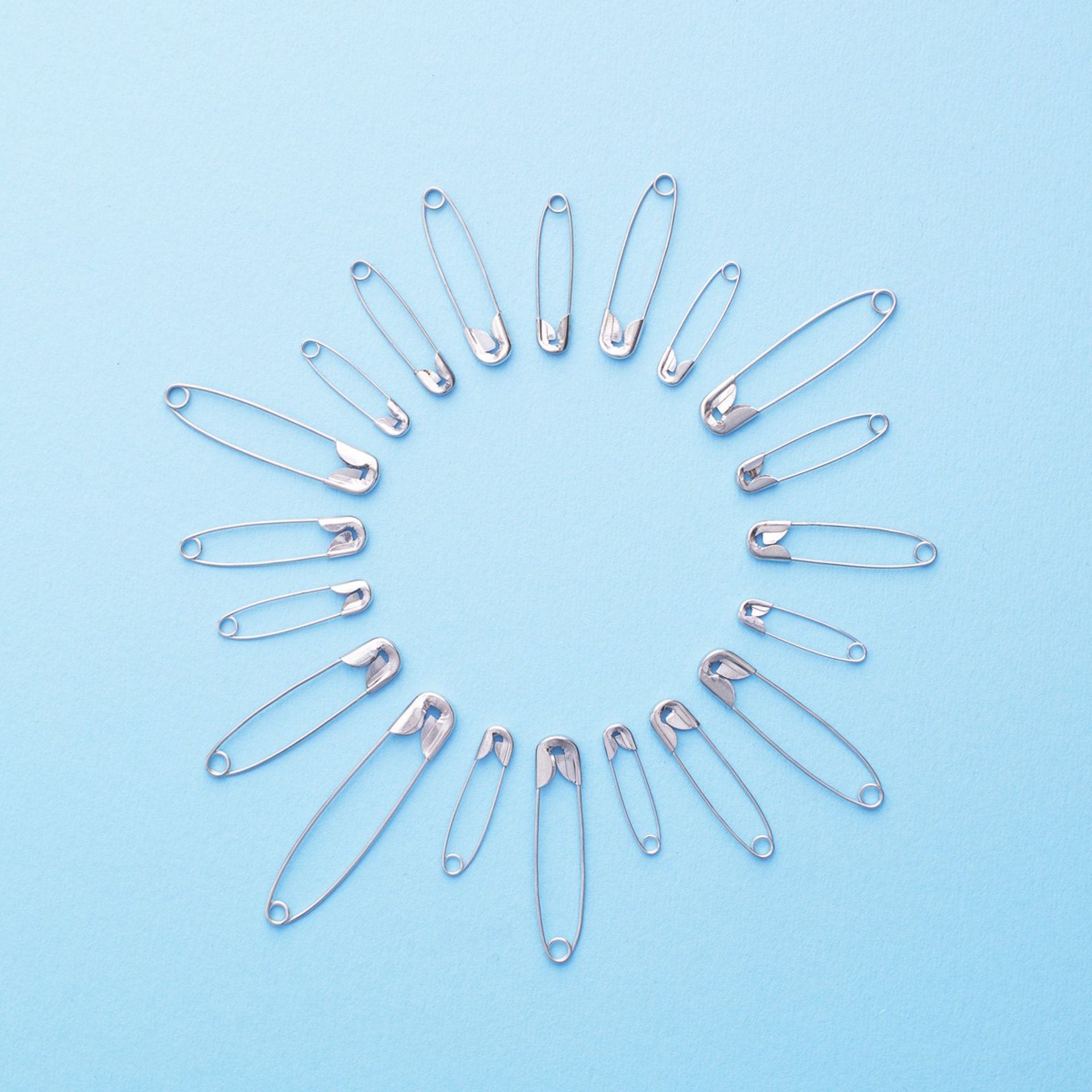 gray computer monitor