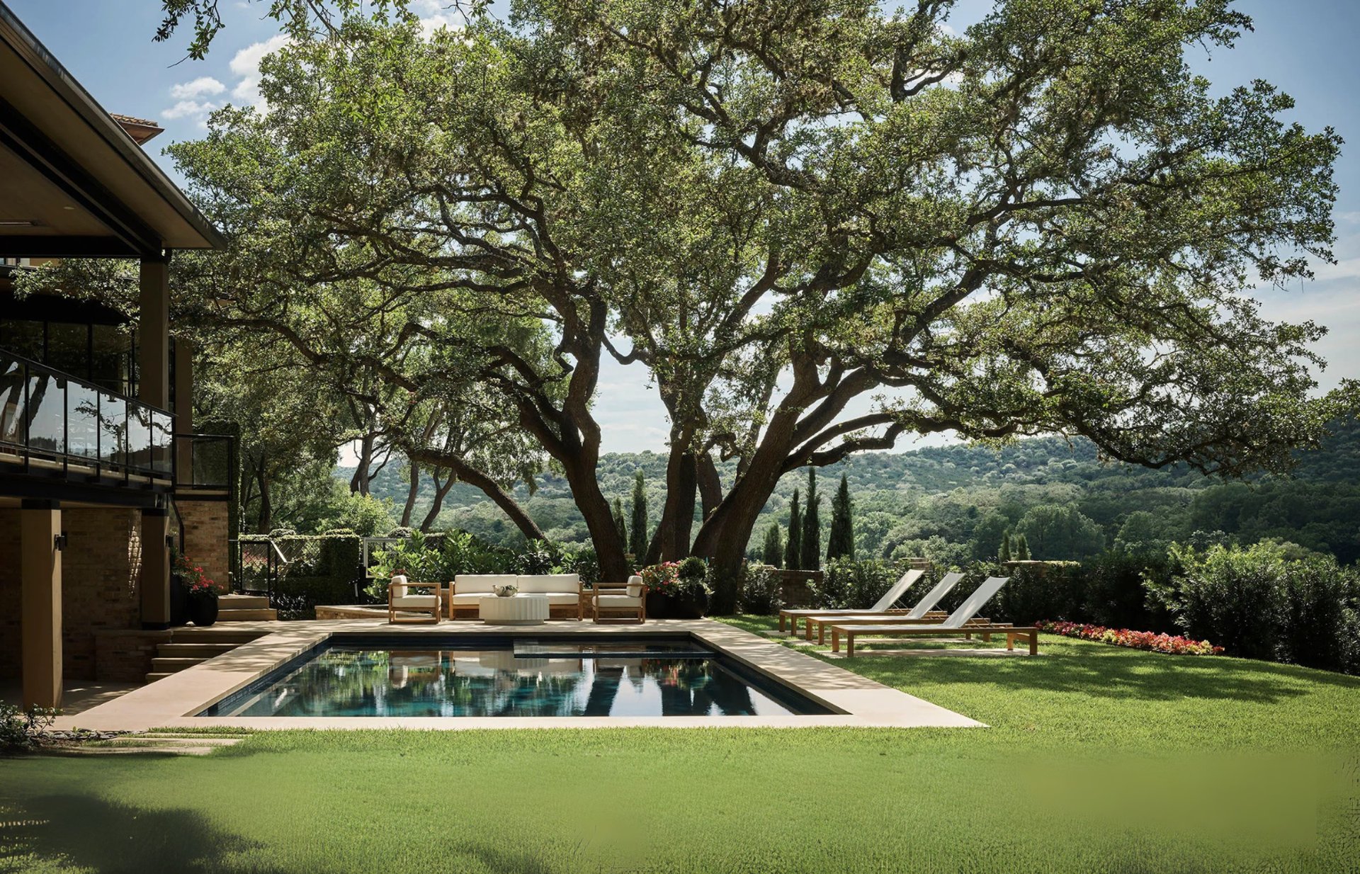 gray computer monitor