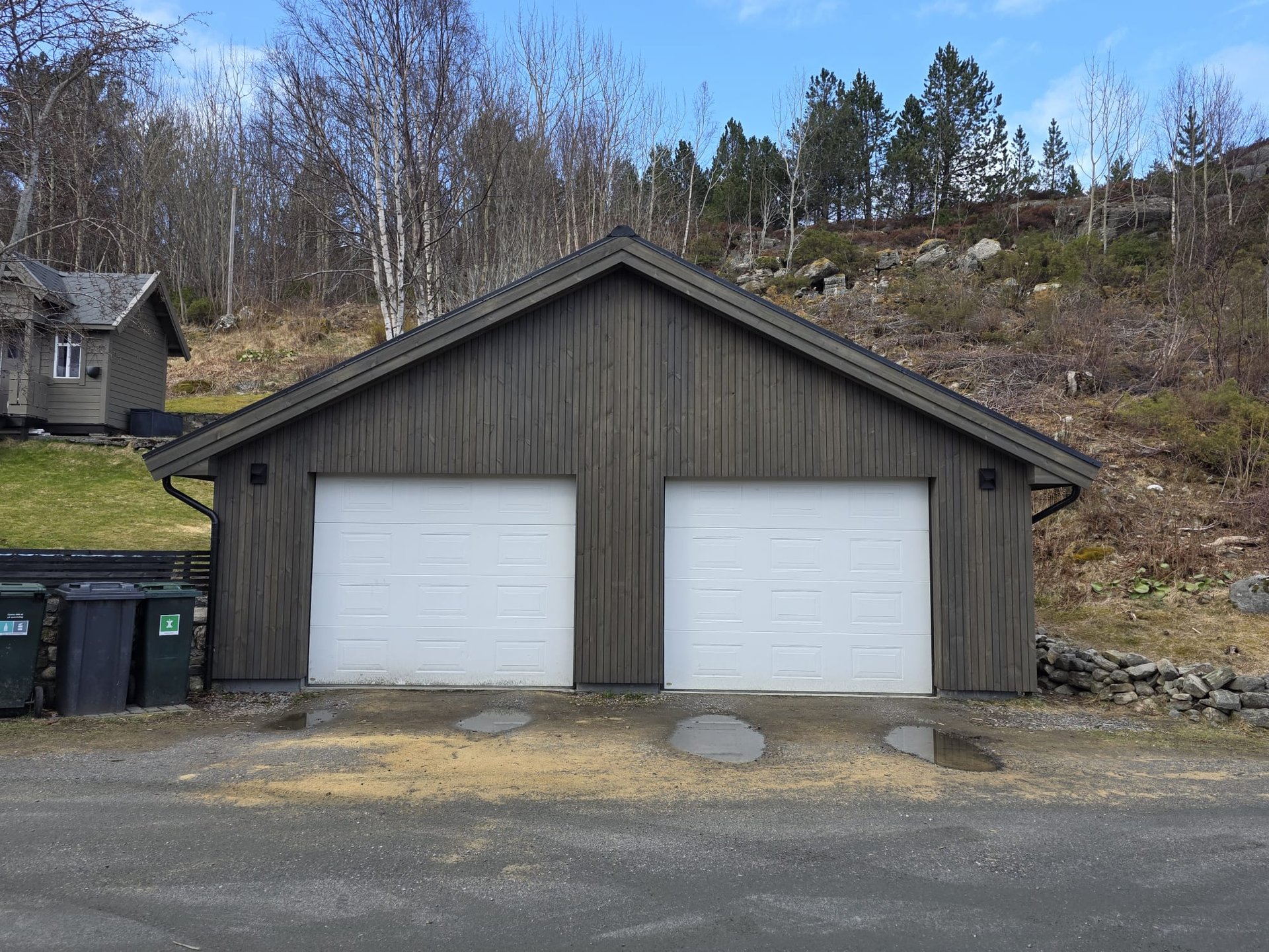 black and brown leather padded tub sofa