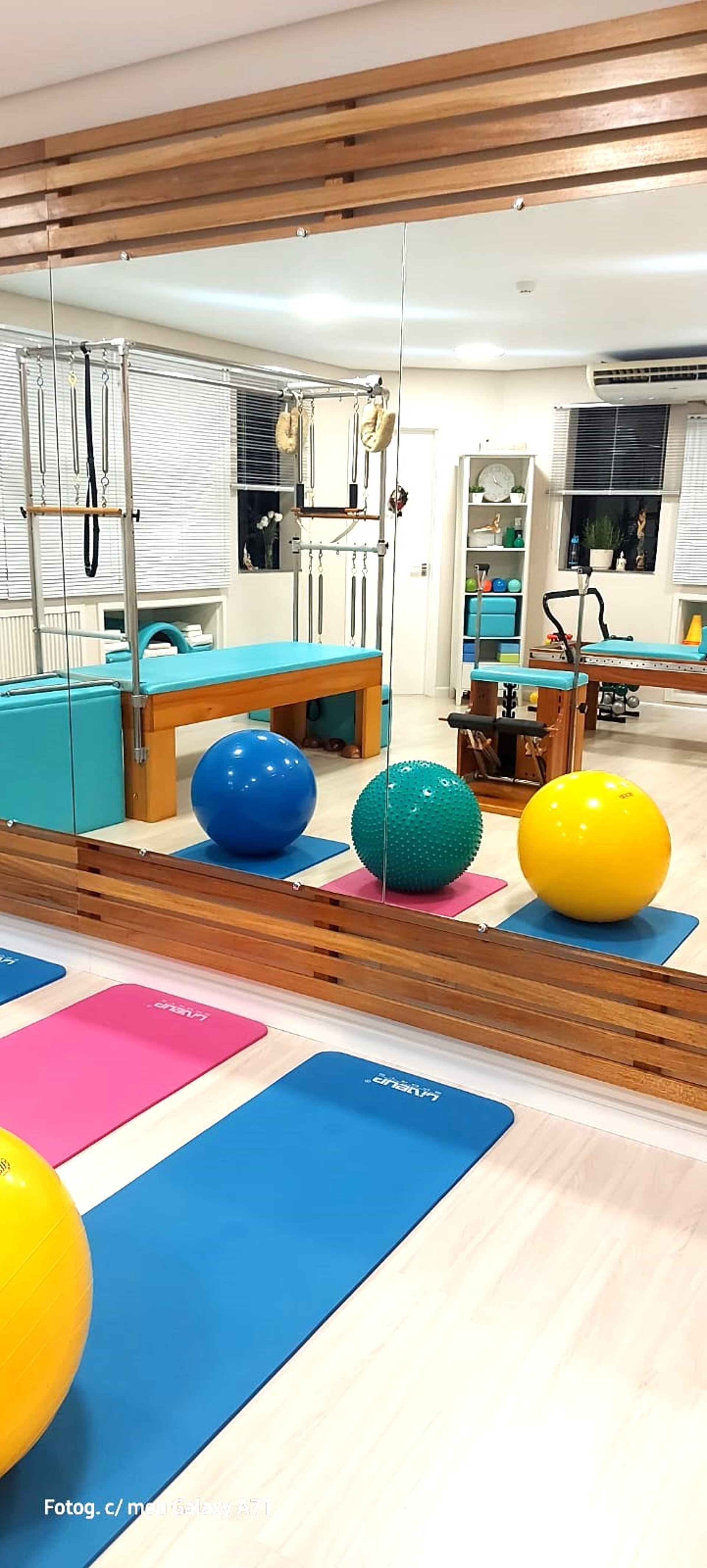 black and brown leather padded tub sofa