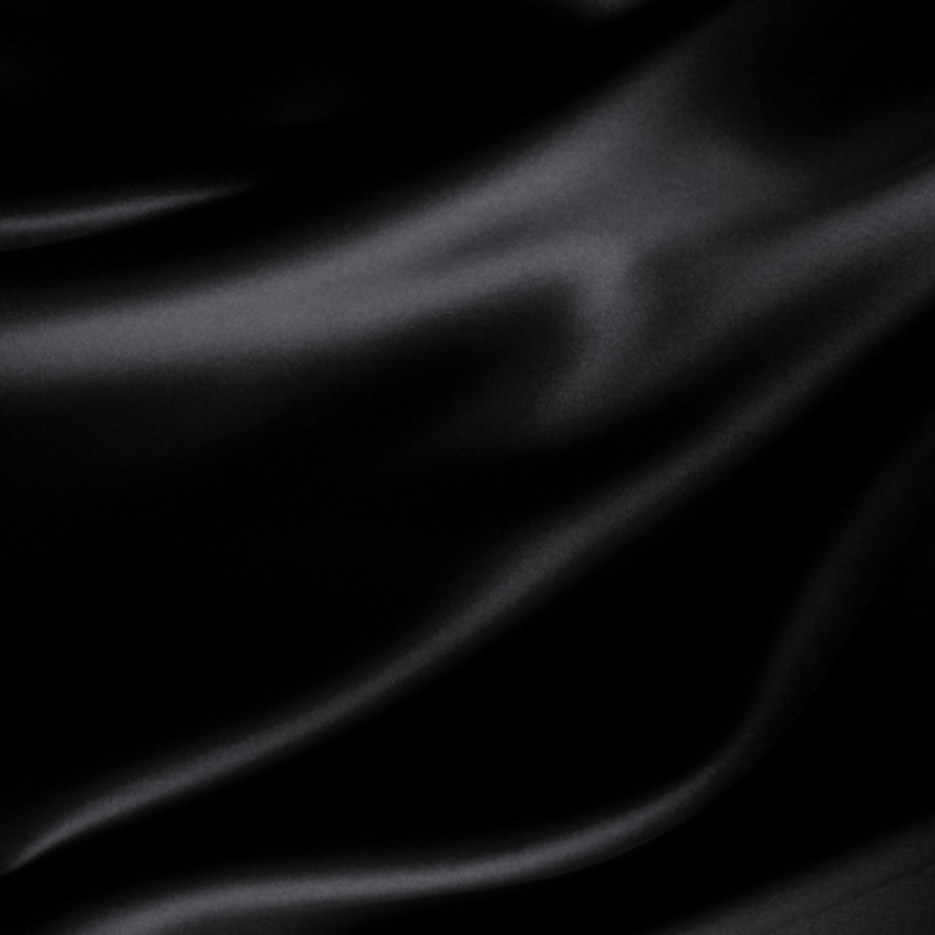 black and white bed linen