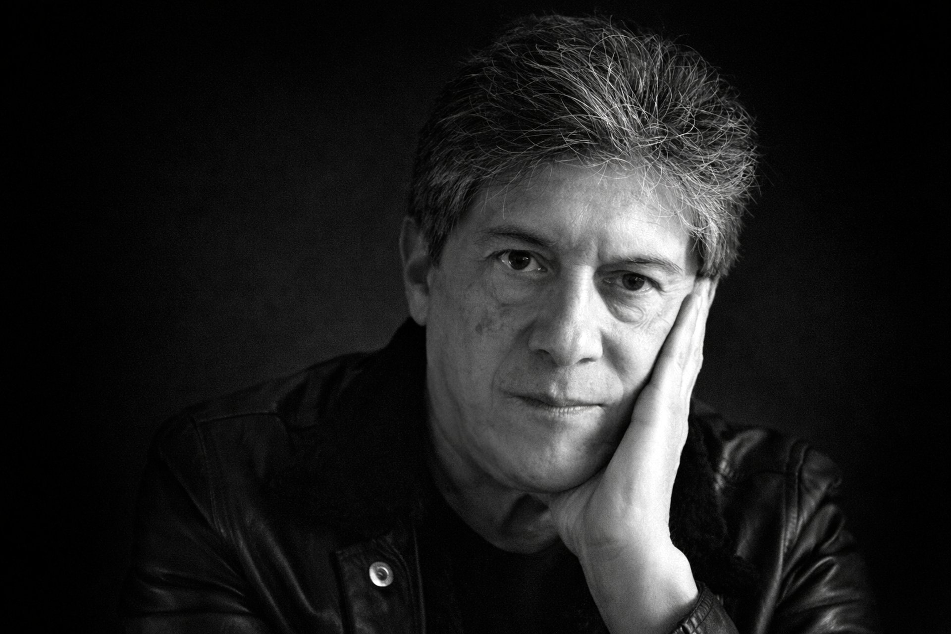 black and white bed linen