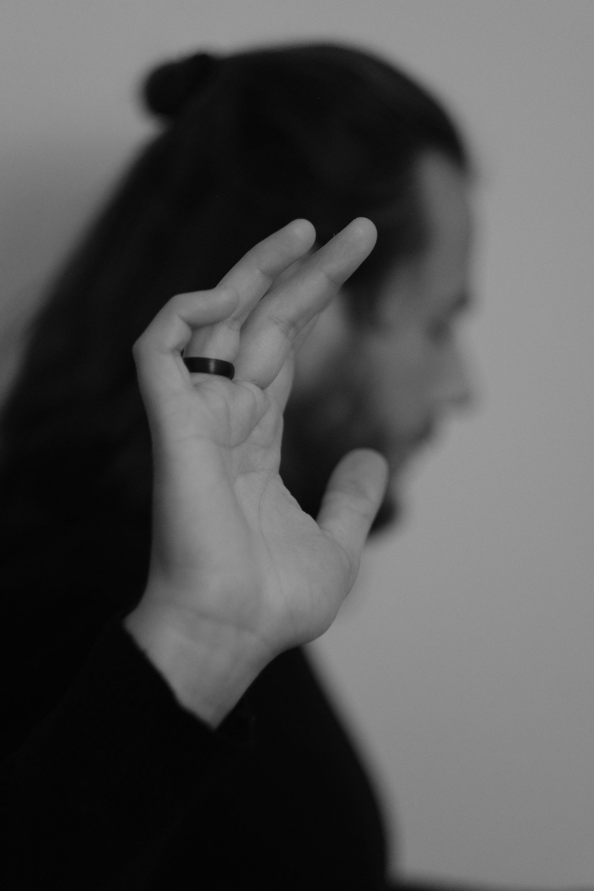 gray computer monitor