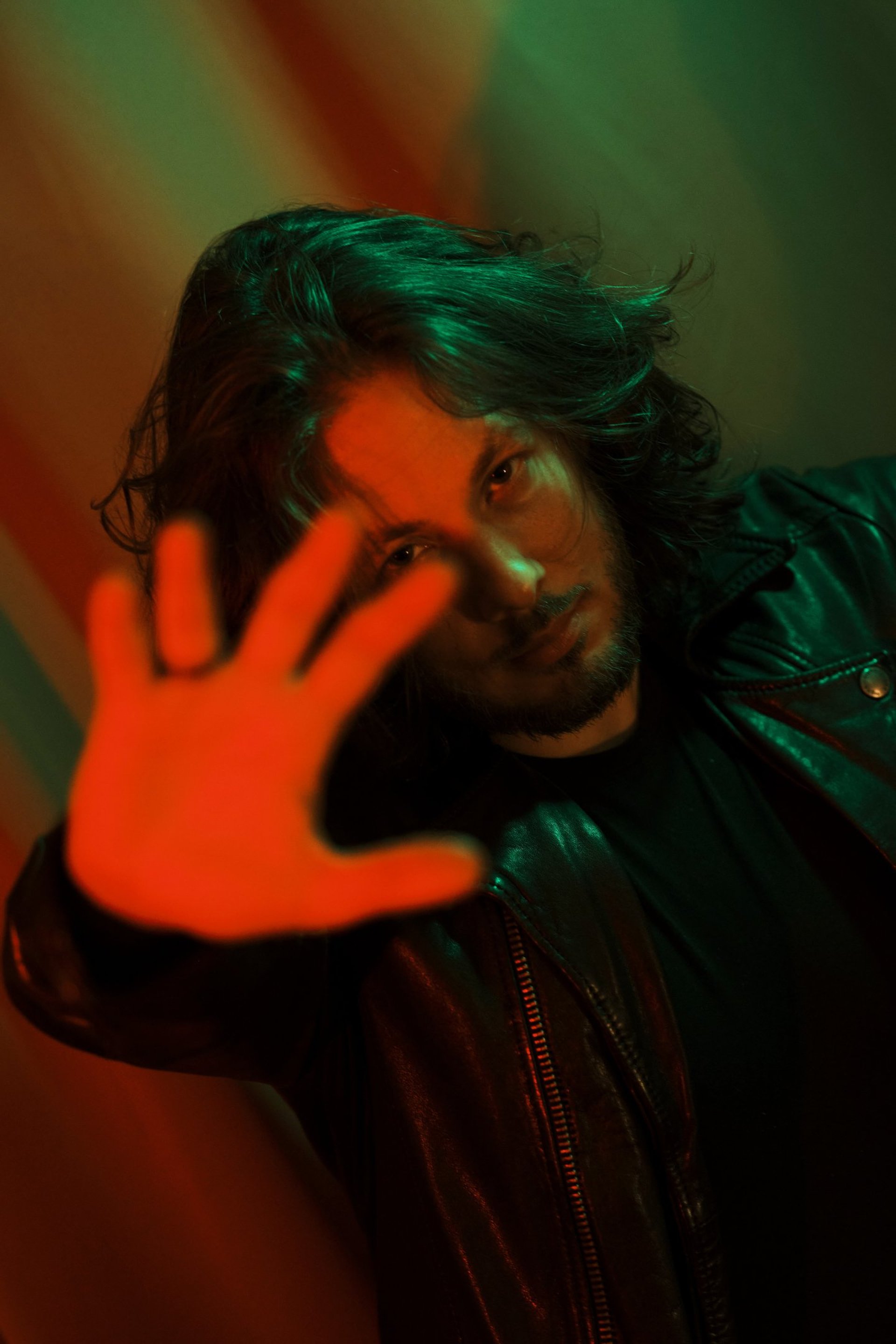 gray computer monitor