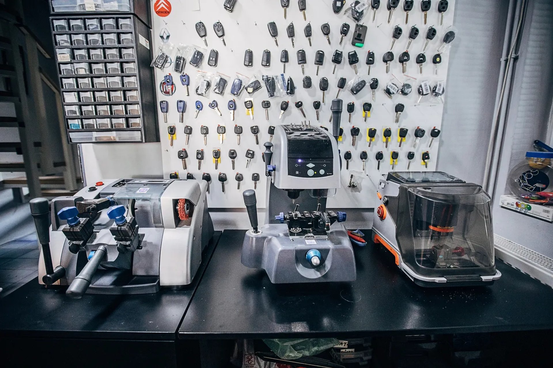 black and brown leather padded tub sofa