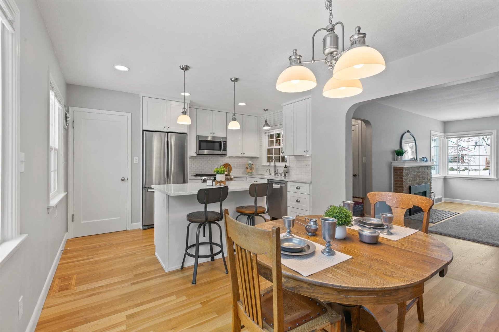 black and white bed linen