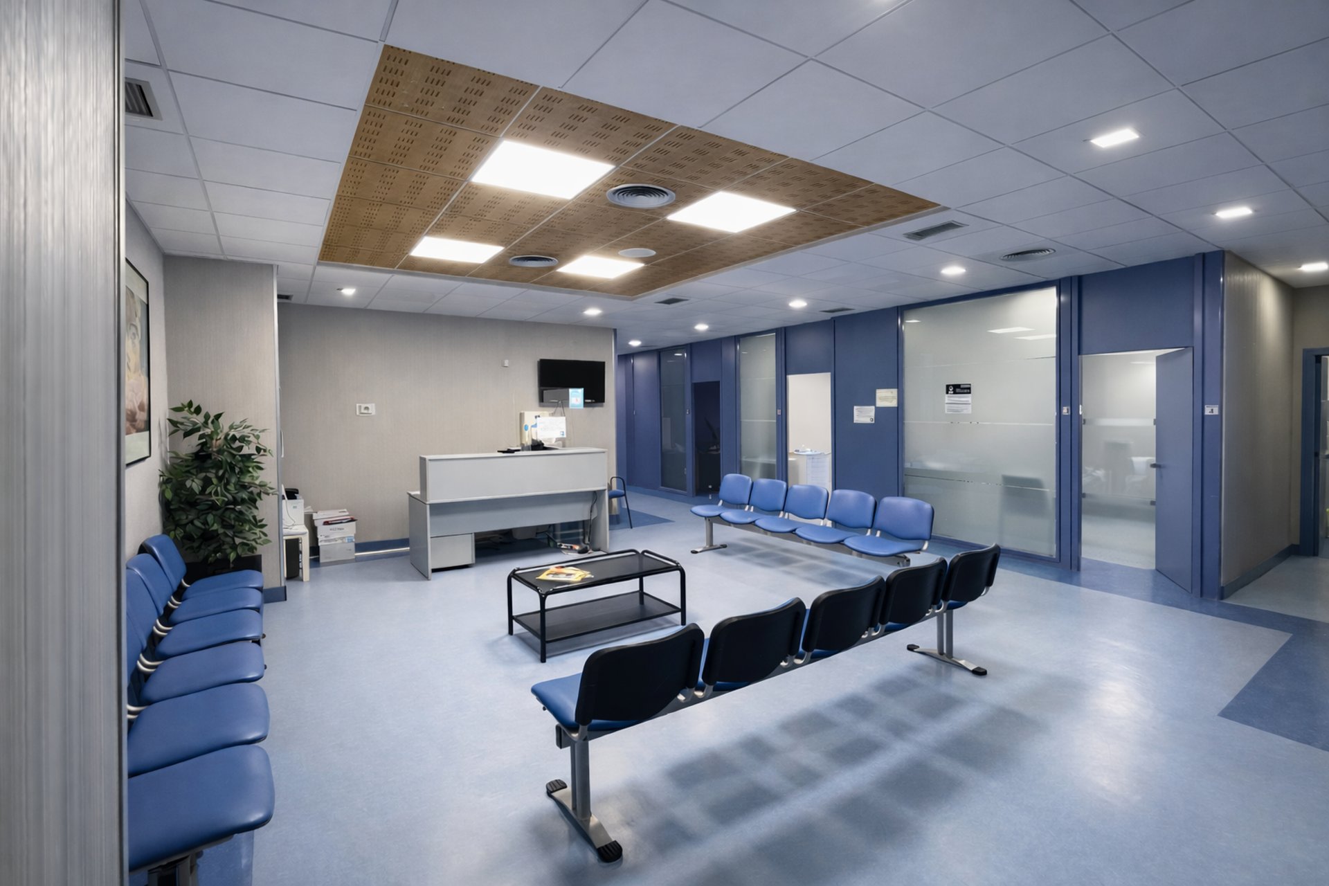 gray computer monitor