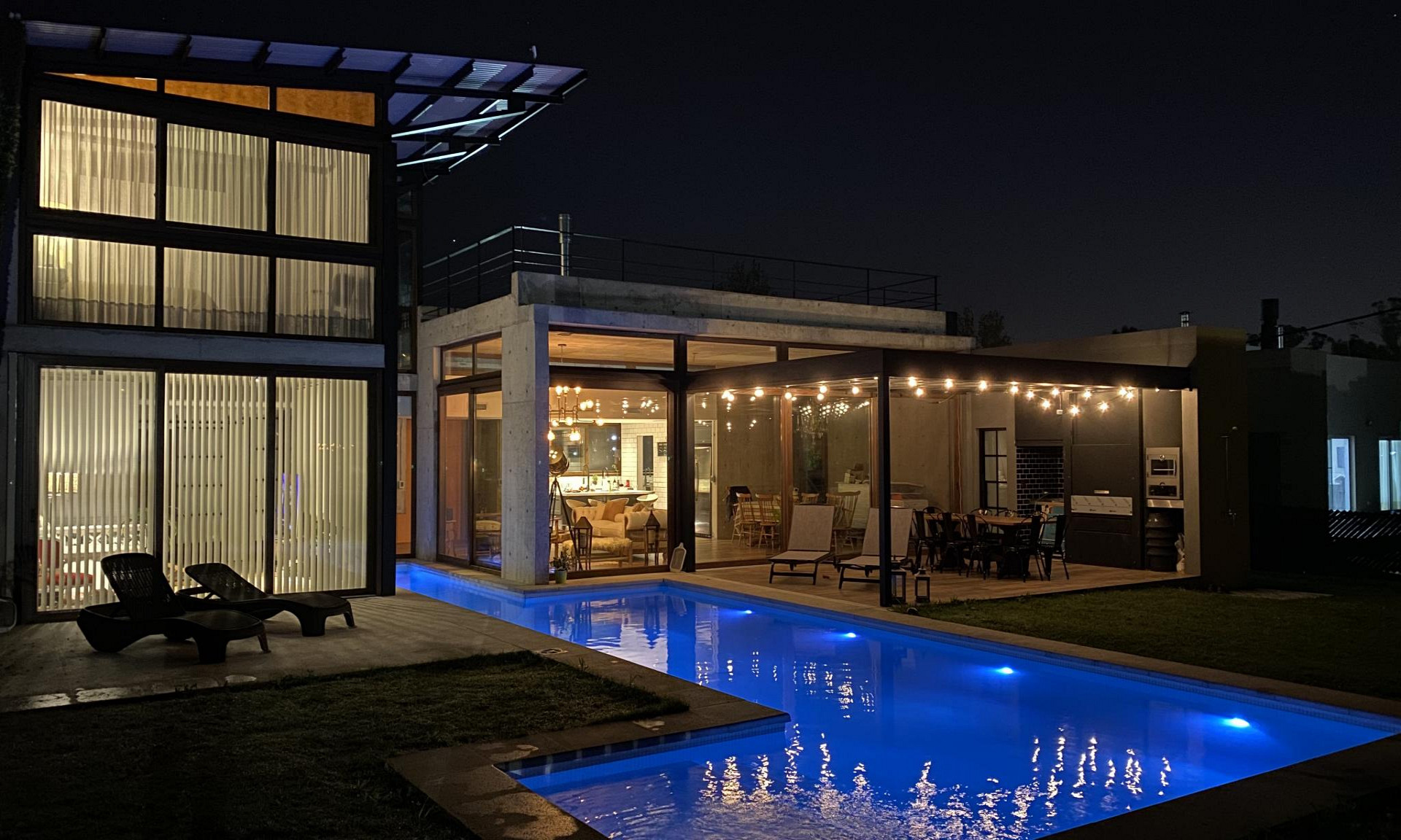 black and white bed linen