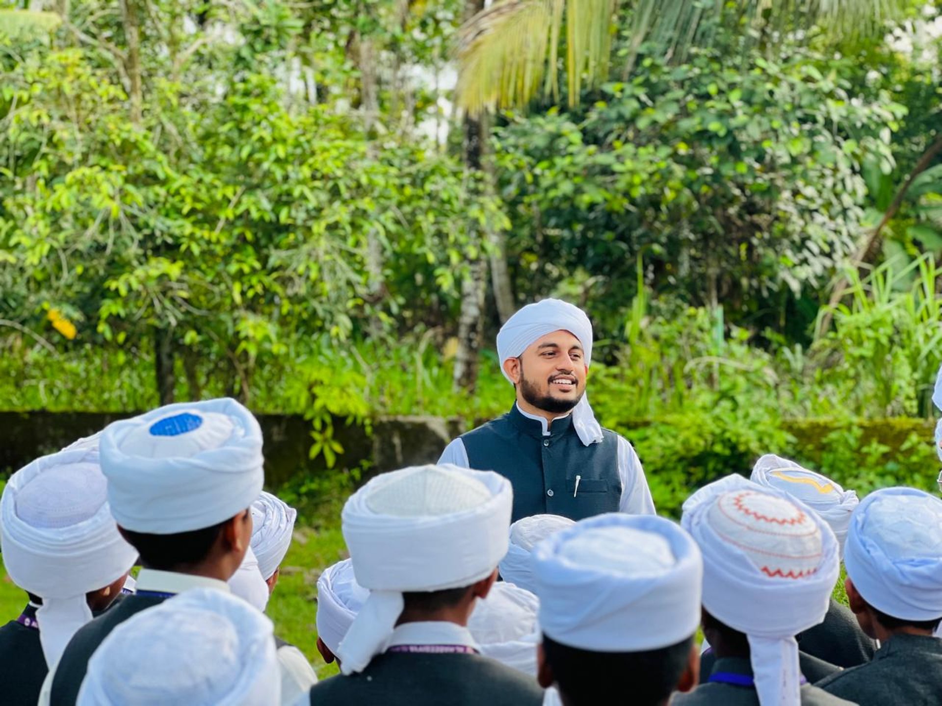 black and white bed linen