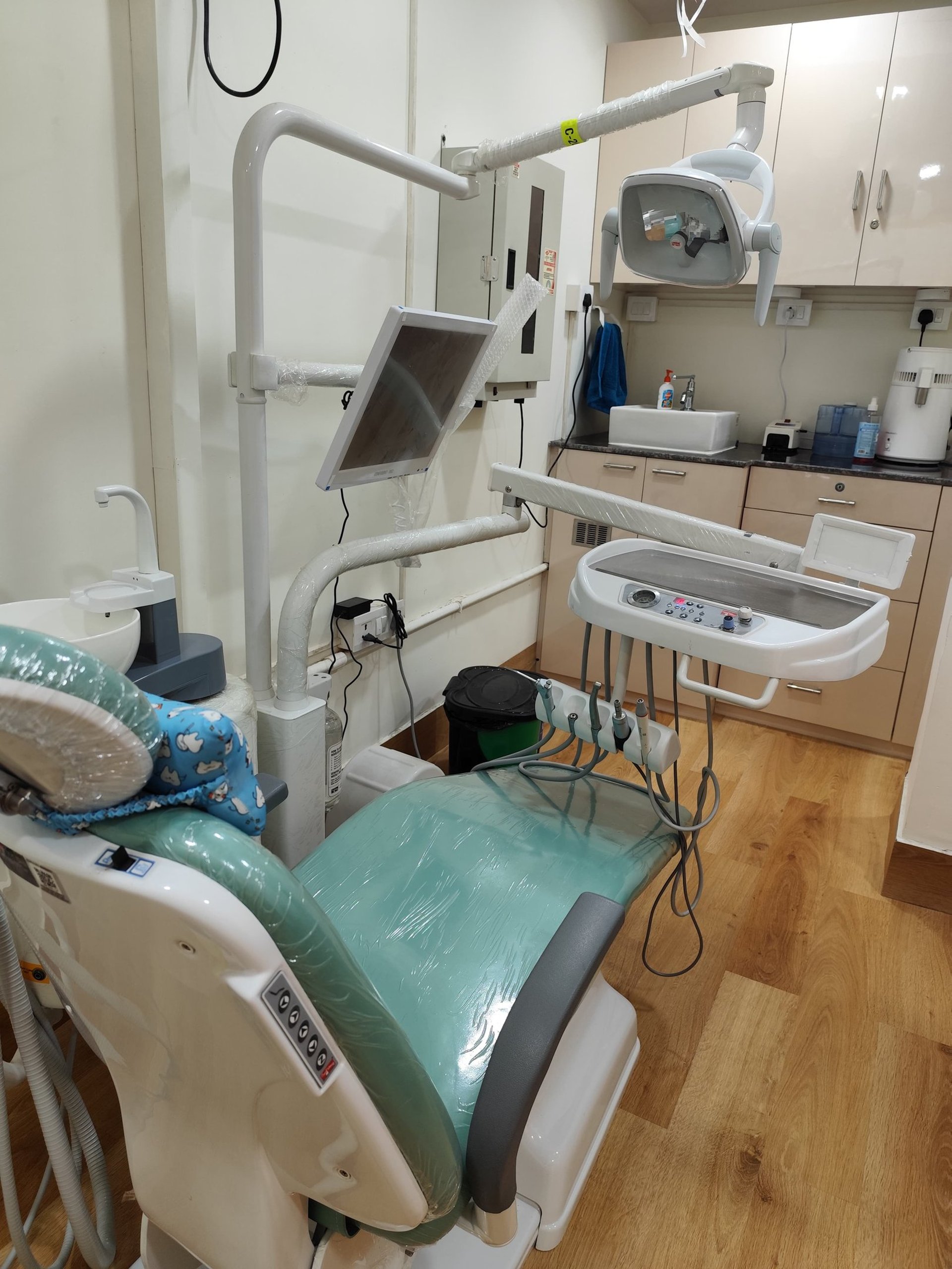 black and brown leather padded tub sofa
