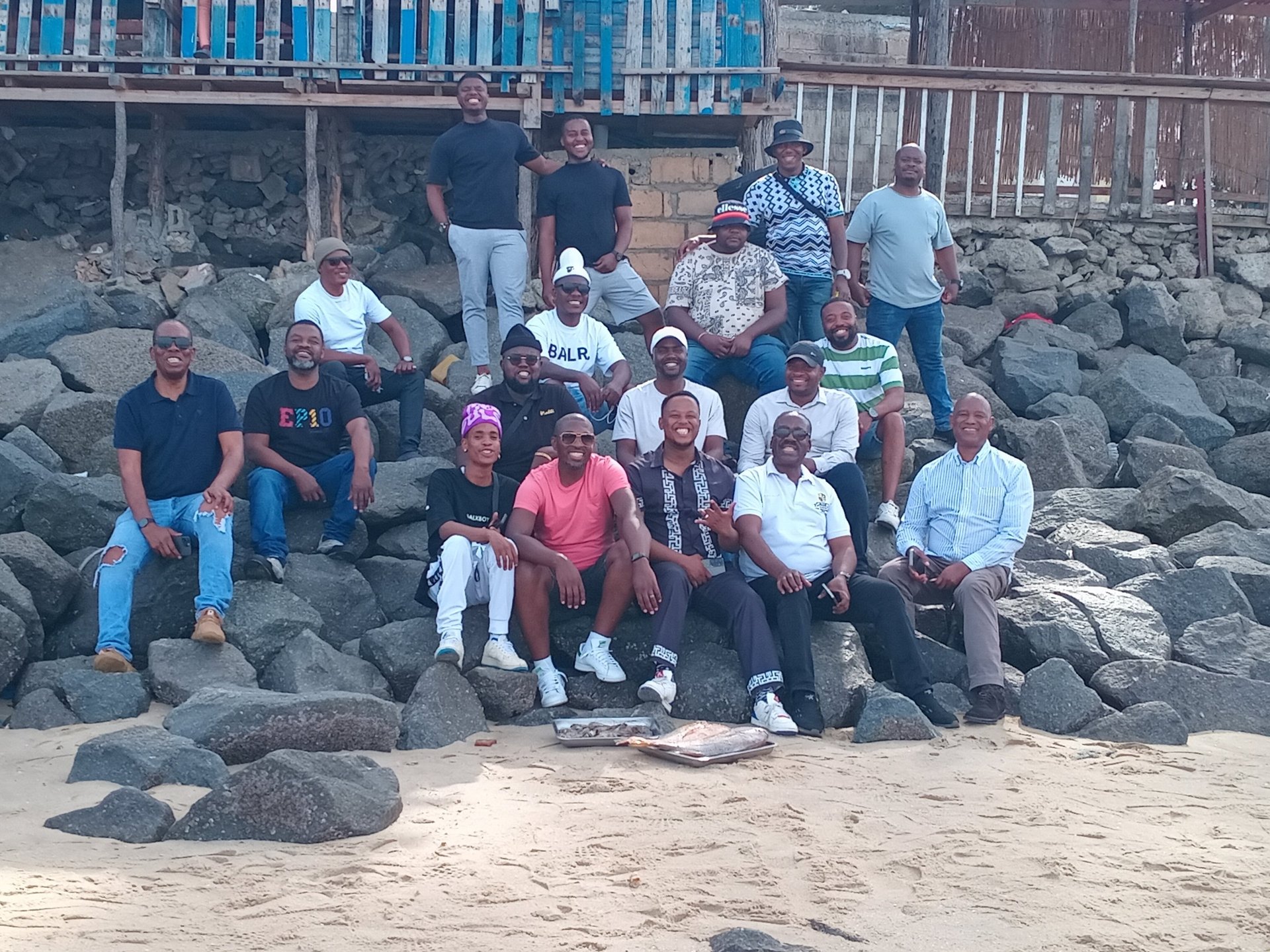 gray computer monitor