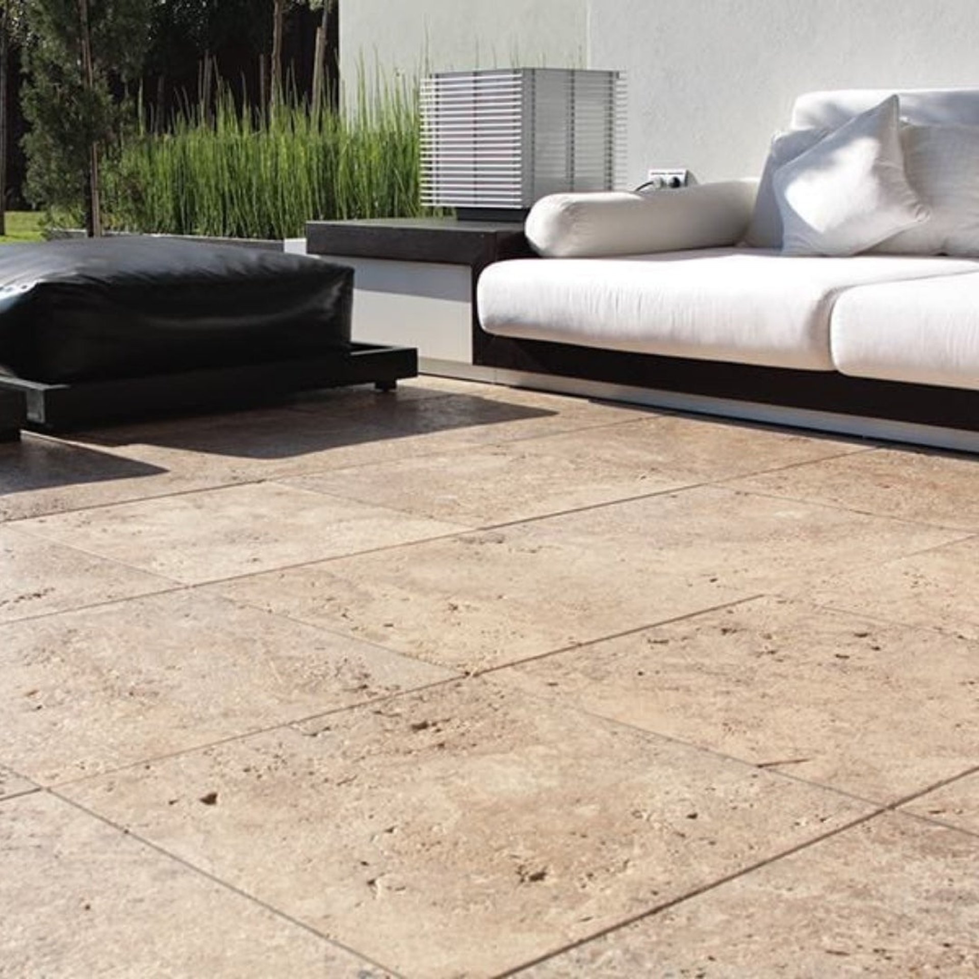 black and white bed linen