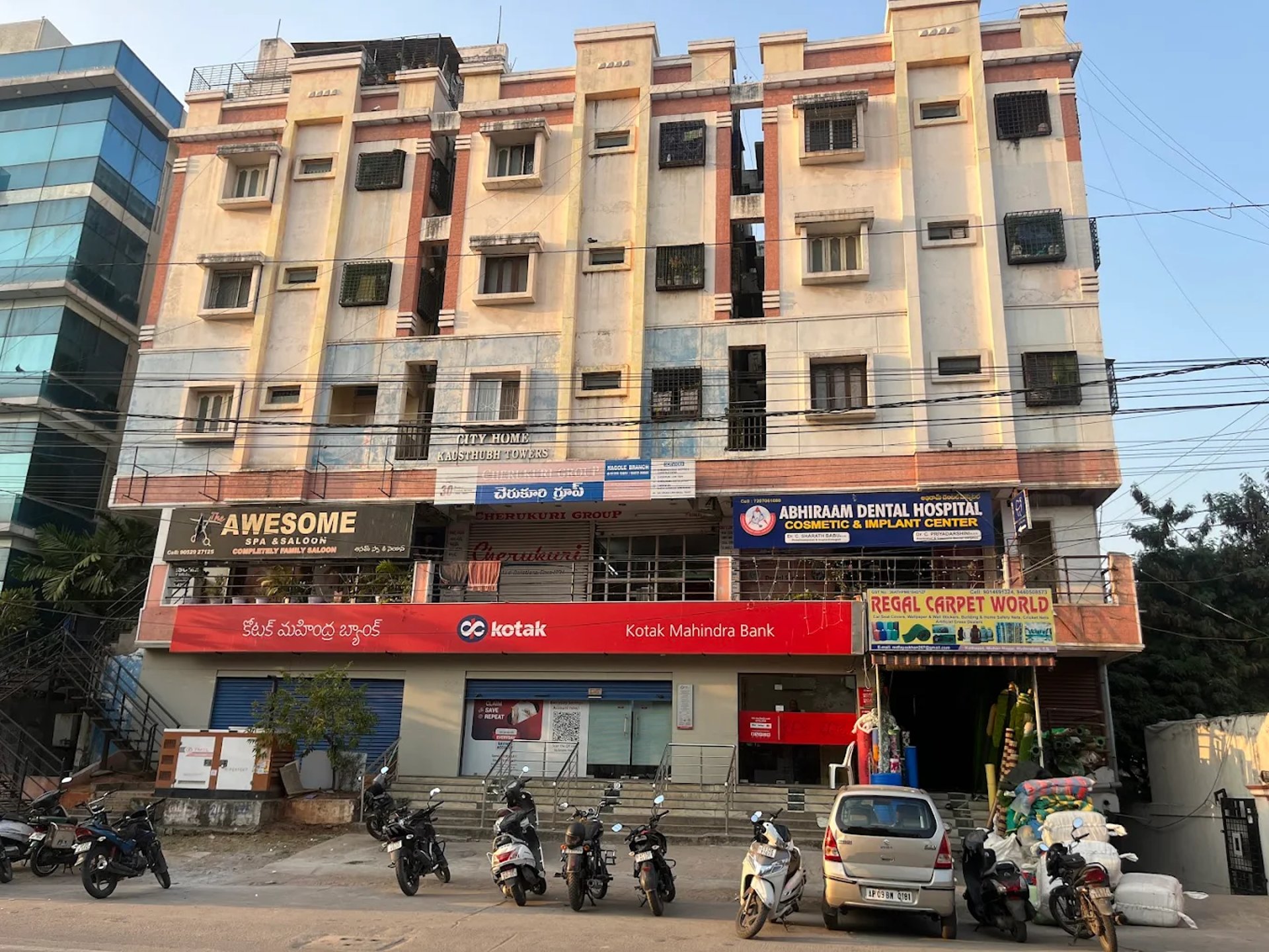 gray computer monitor