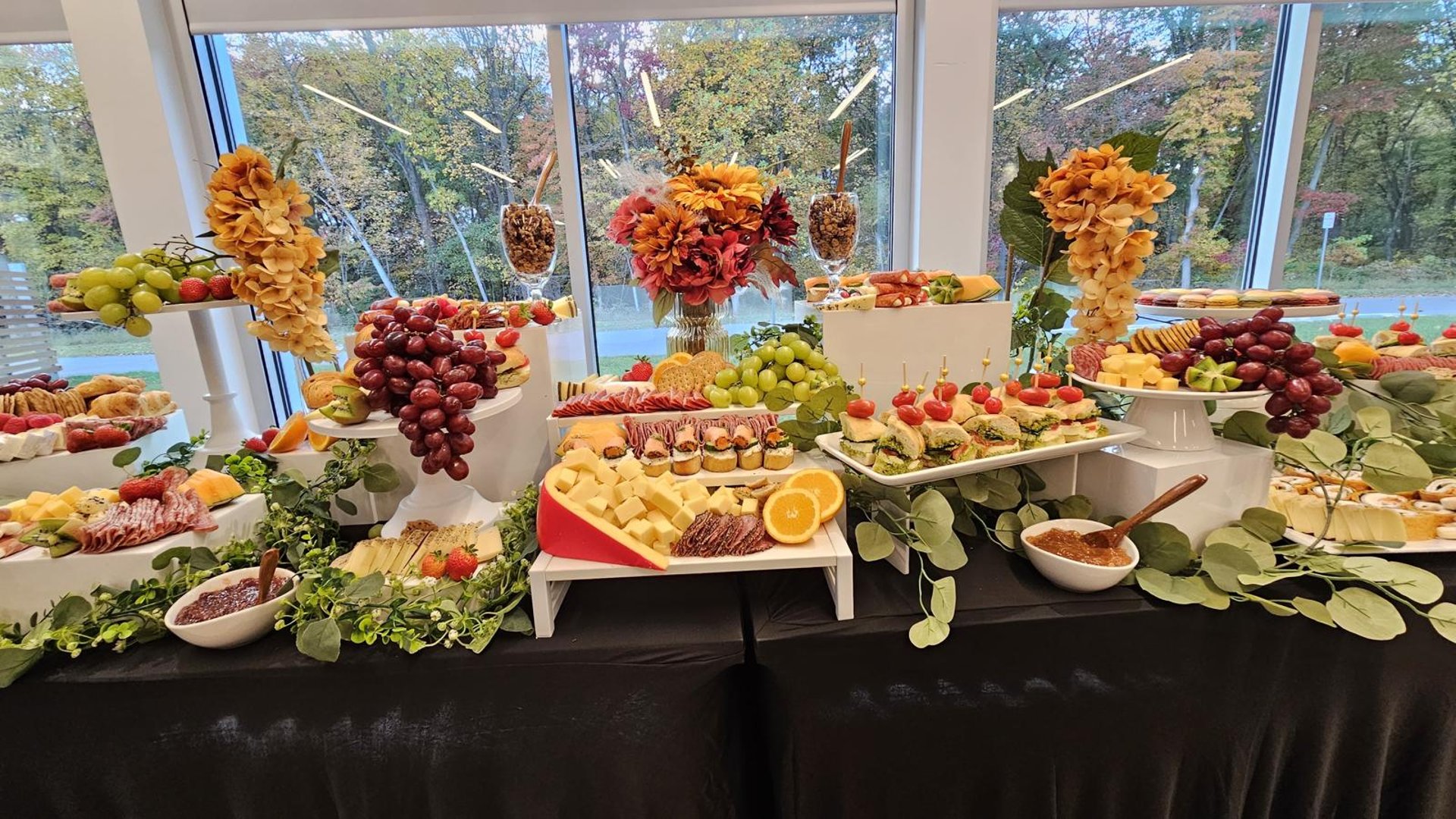 black and white bed linen