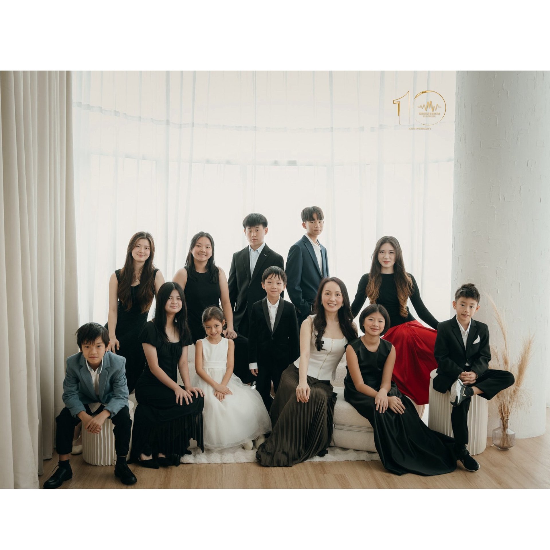 black and white bed linen