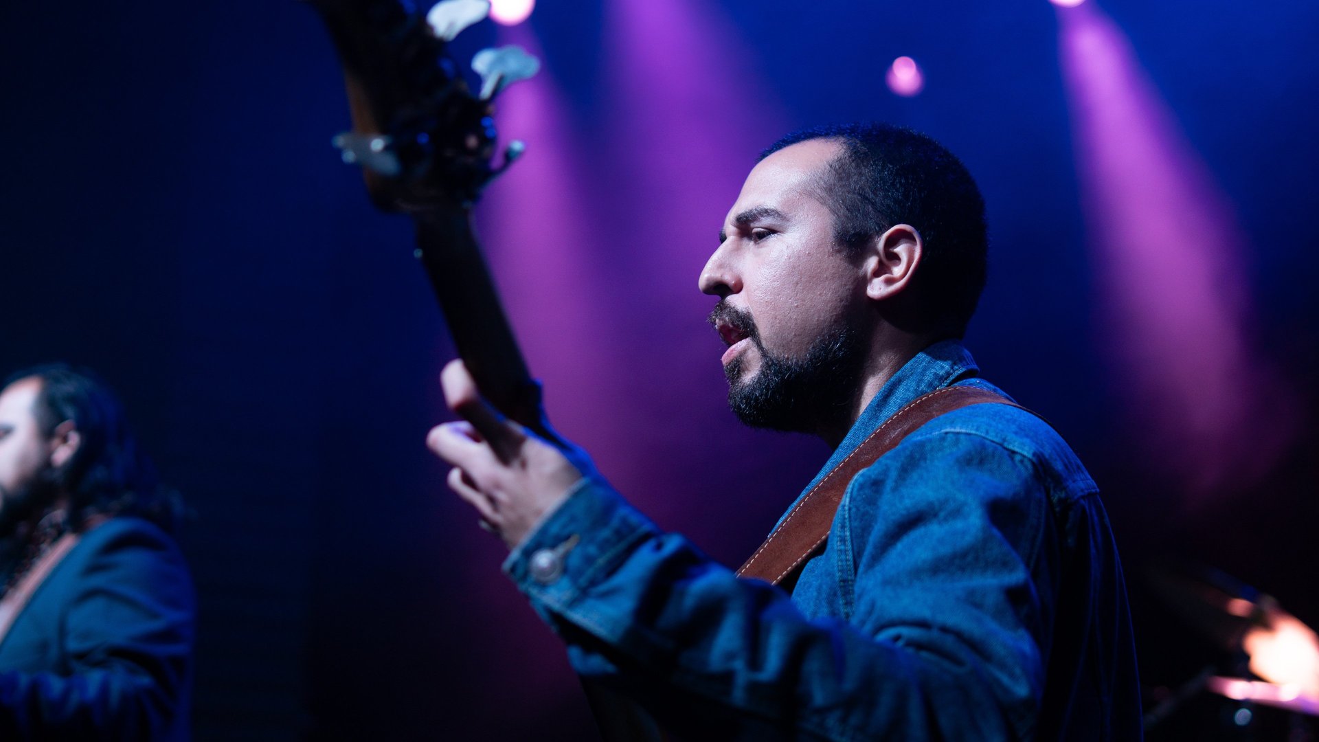 Integrante de Banda La Doctrina Chile concierto en vivo