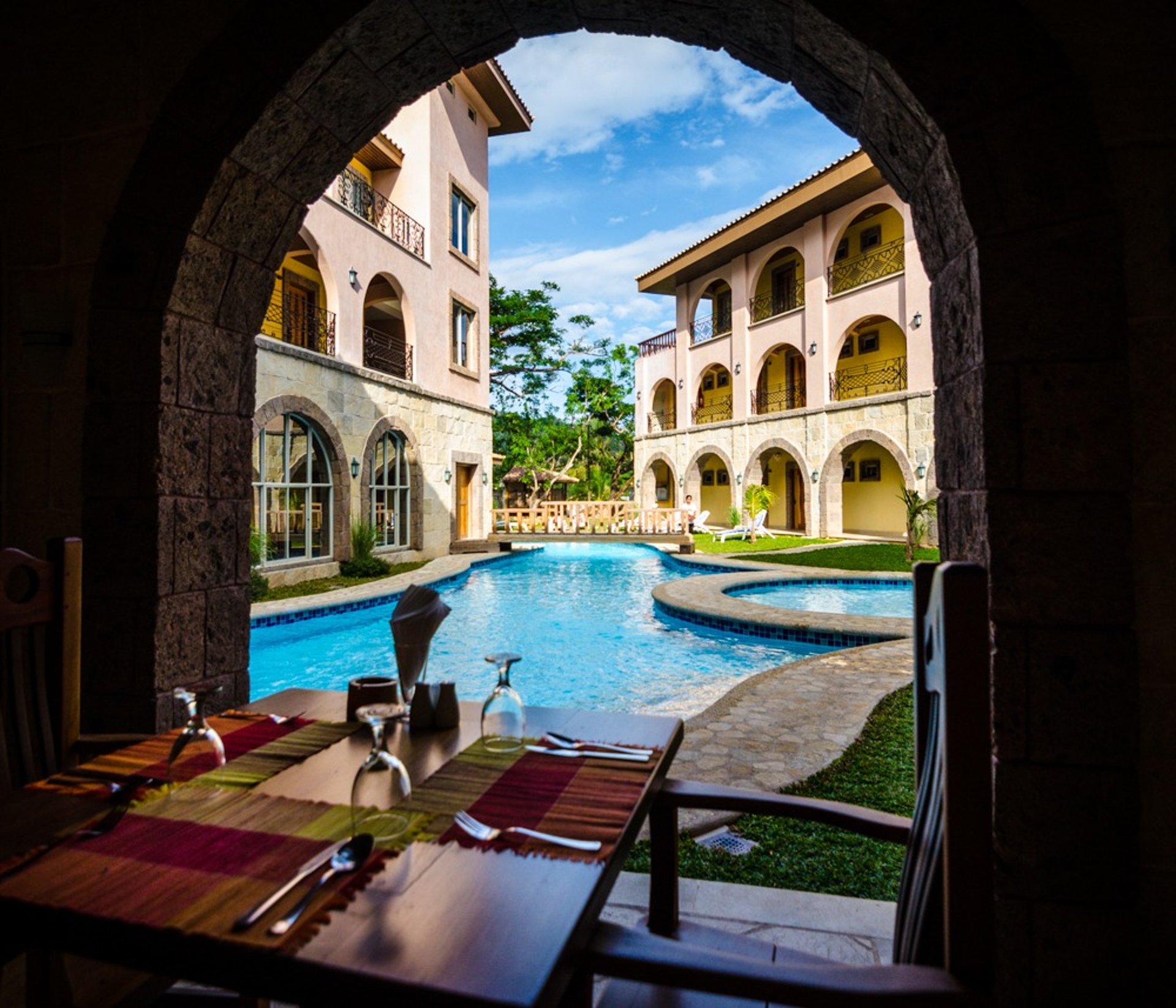 black and white bed linen