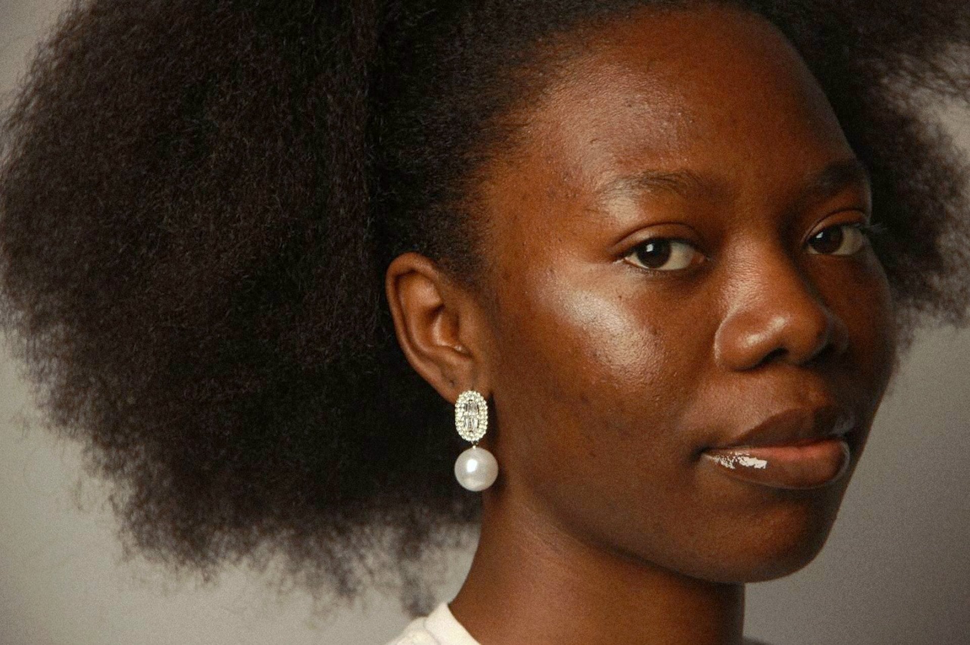 black and white bed linen