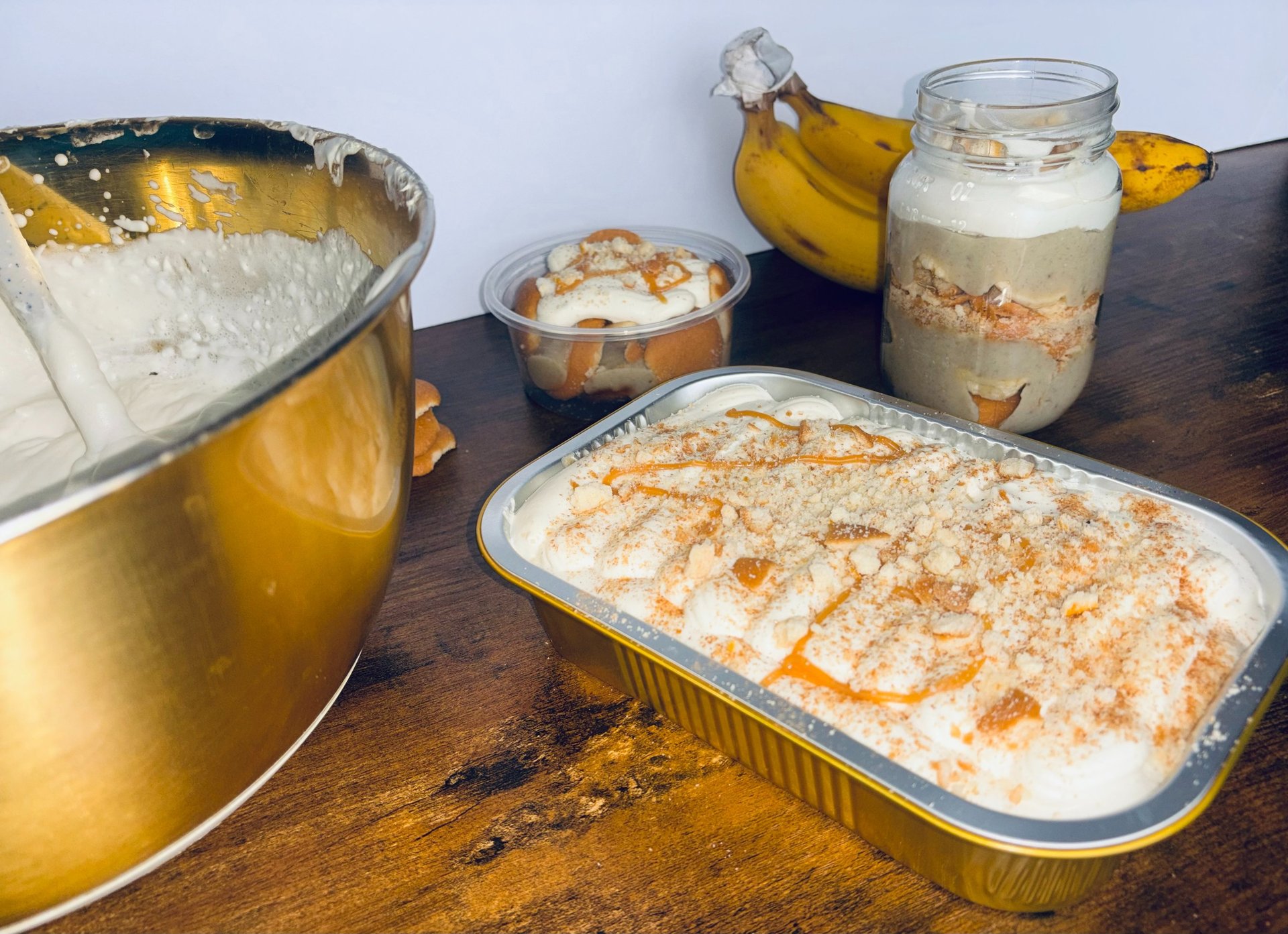 gray computer monitor