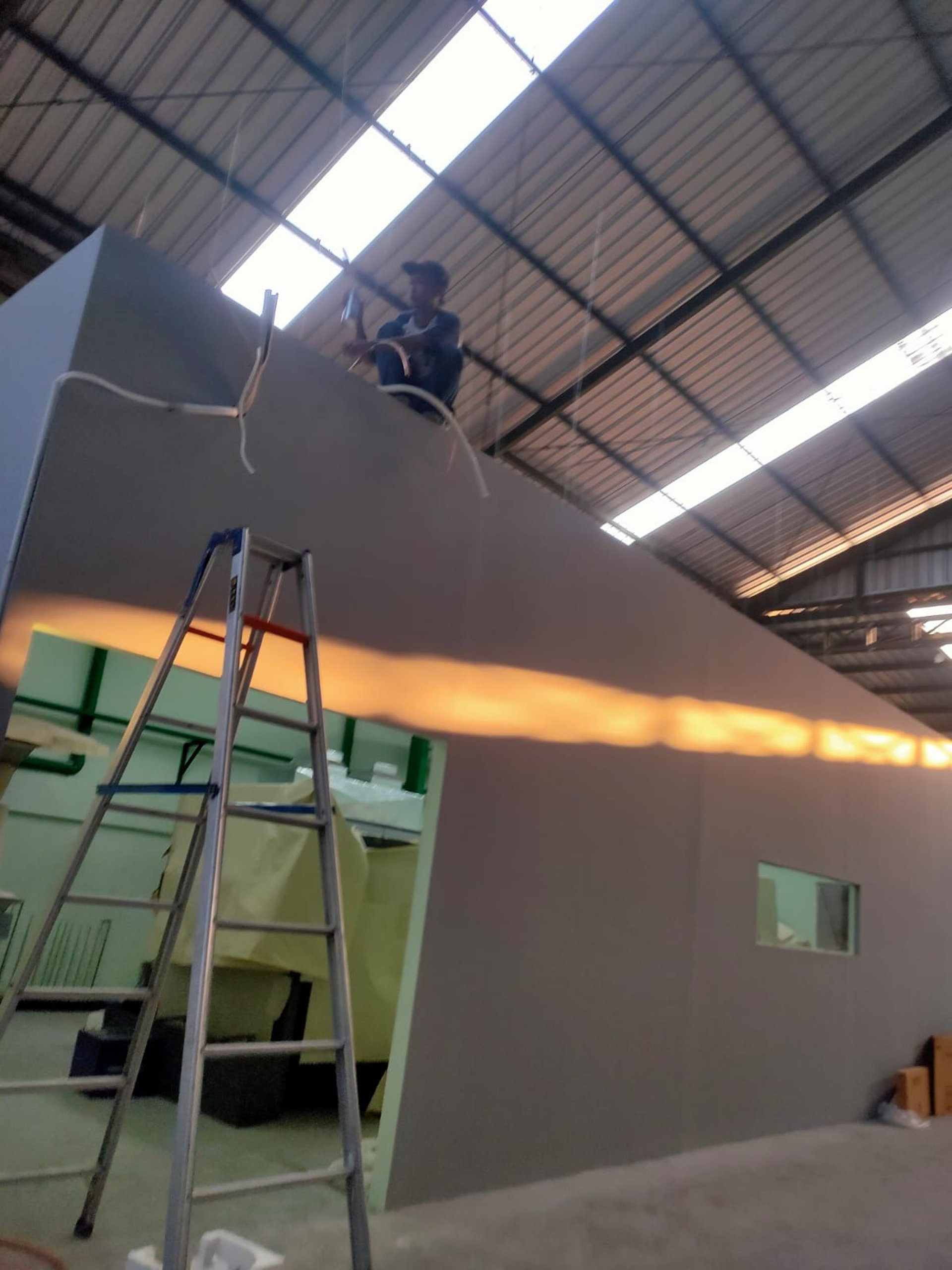 black and brown leather padded tub sofa