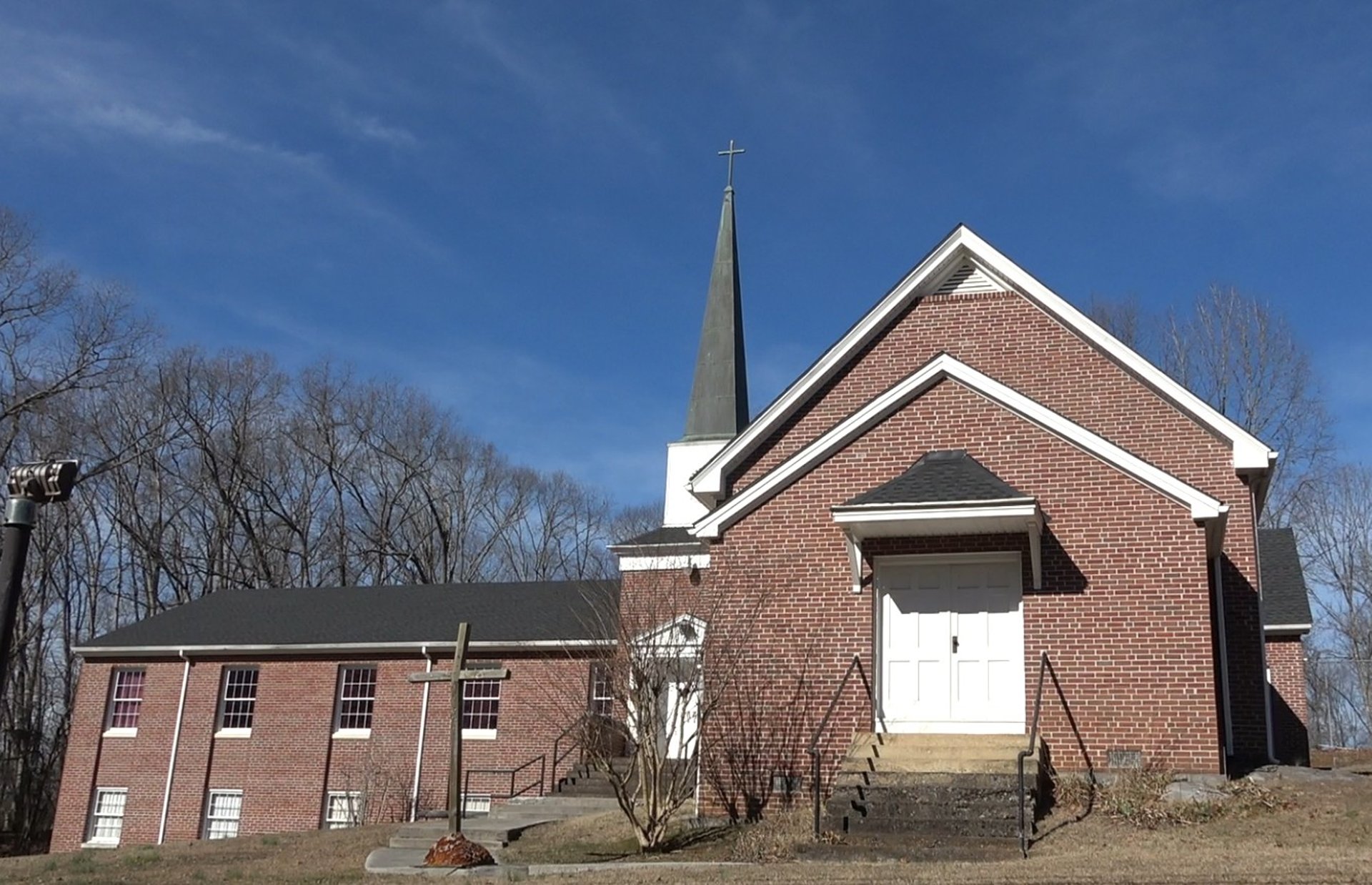 gray computer monitor