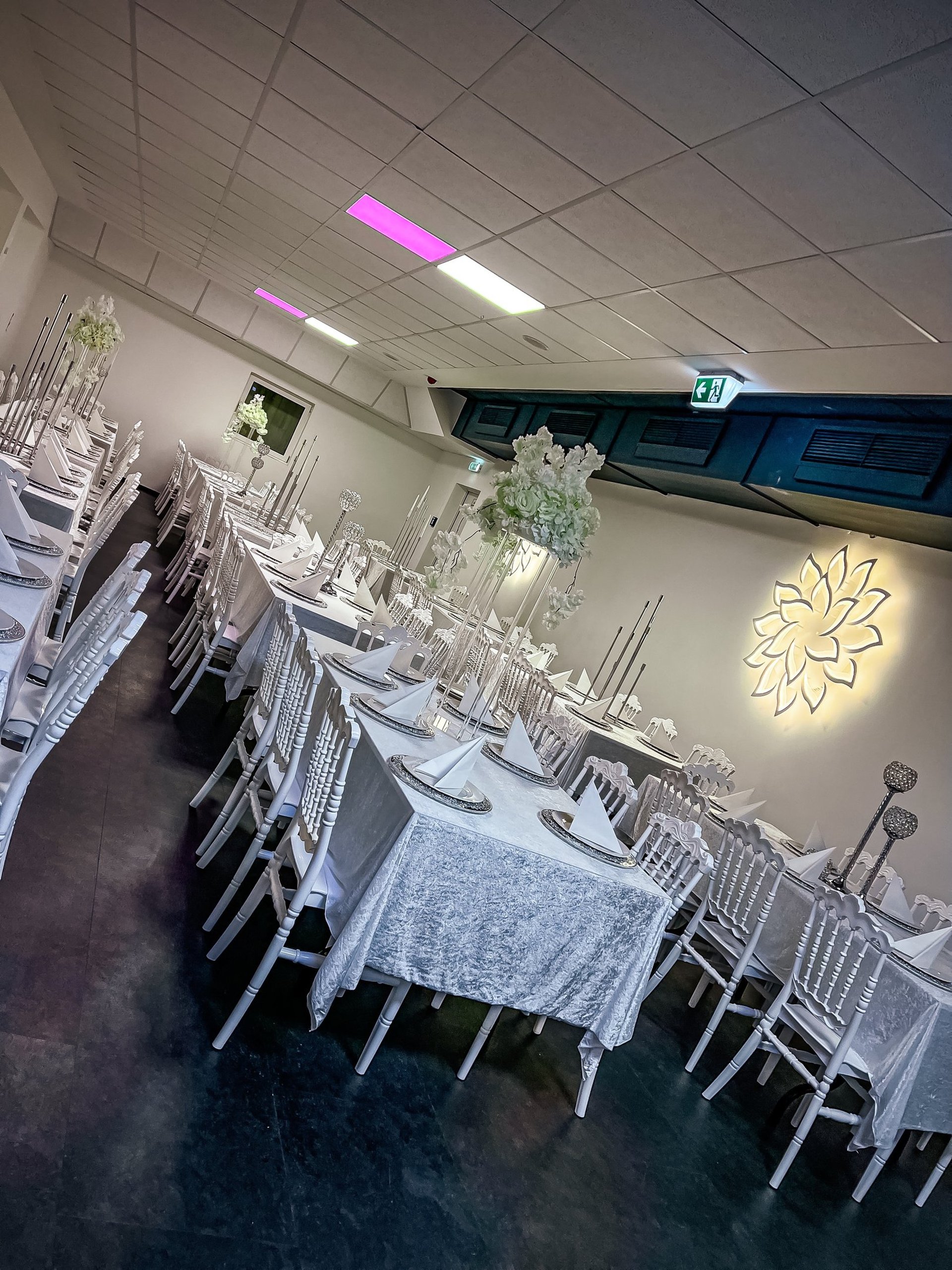 black and white bed linen