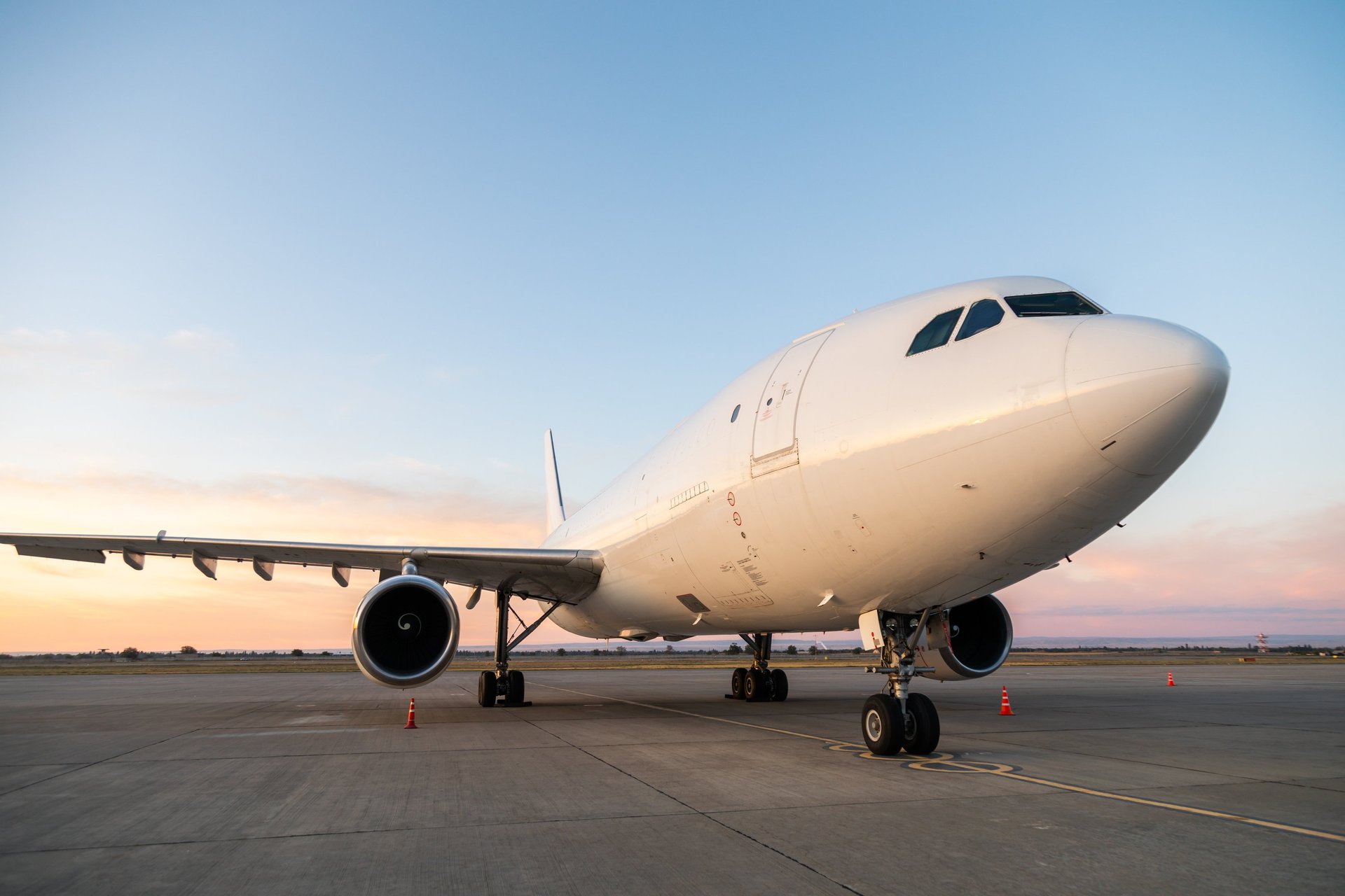 airline about to land on ramp