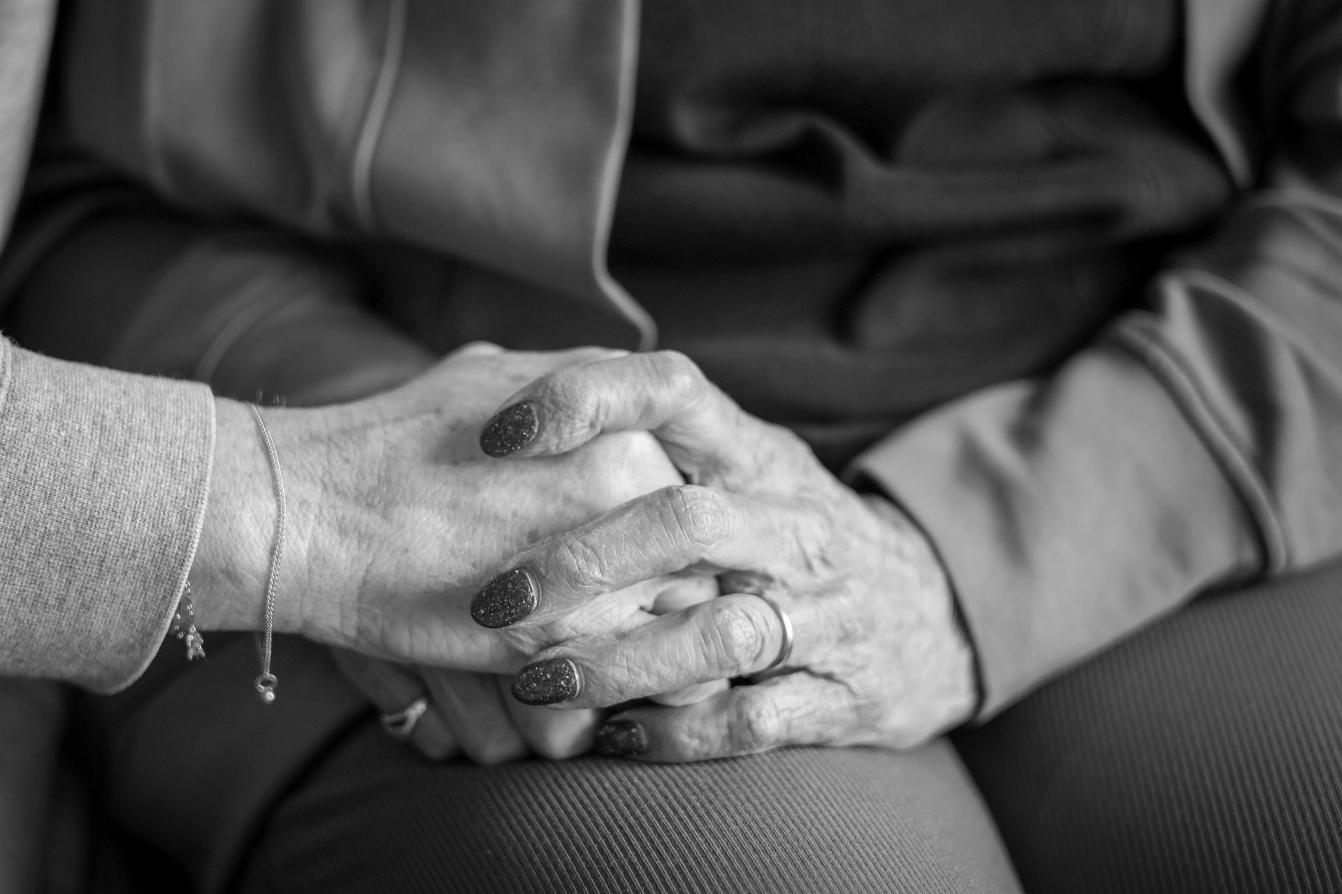 black and white bed linen