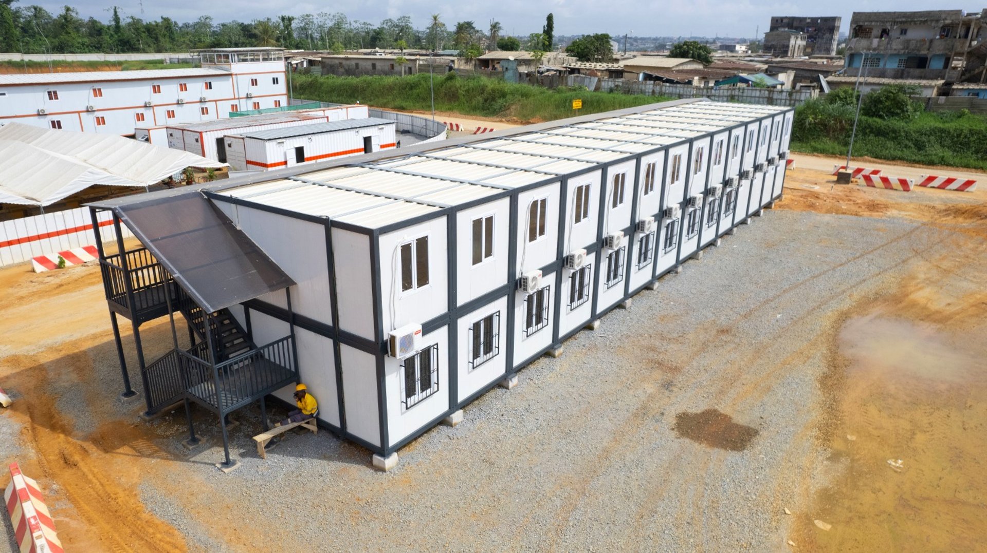 black and white bed linen