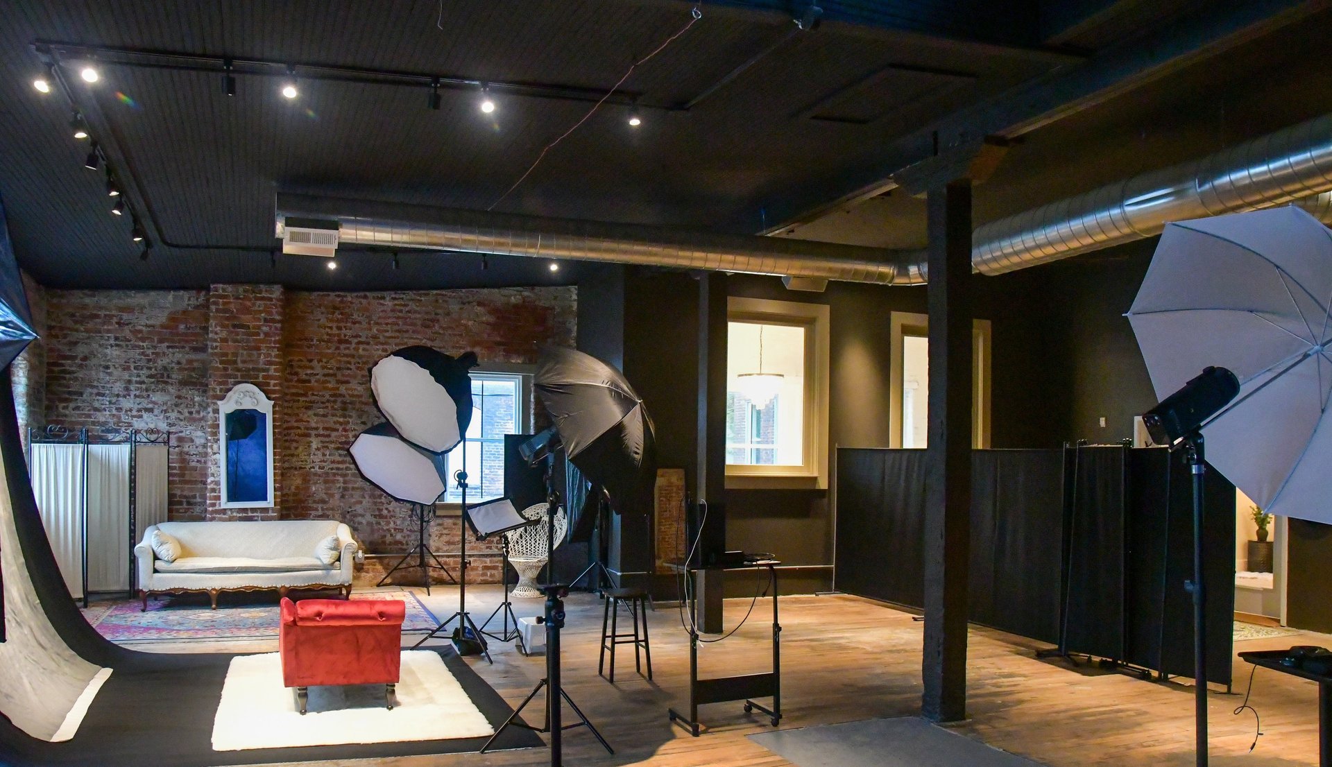 black and white bed linen