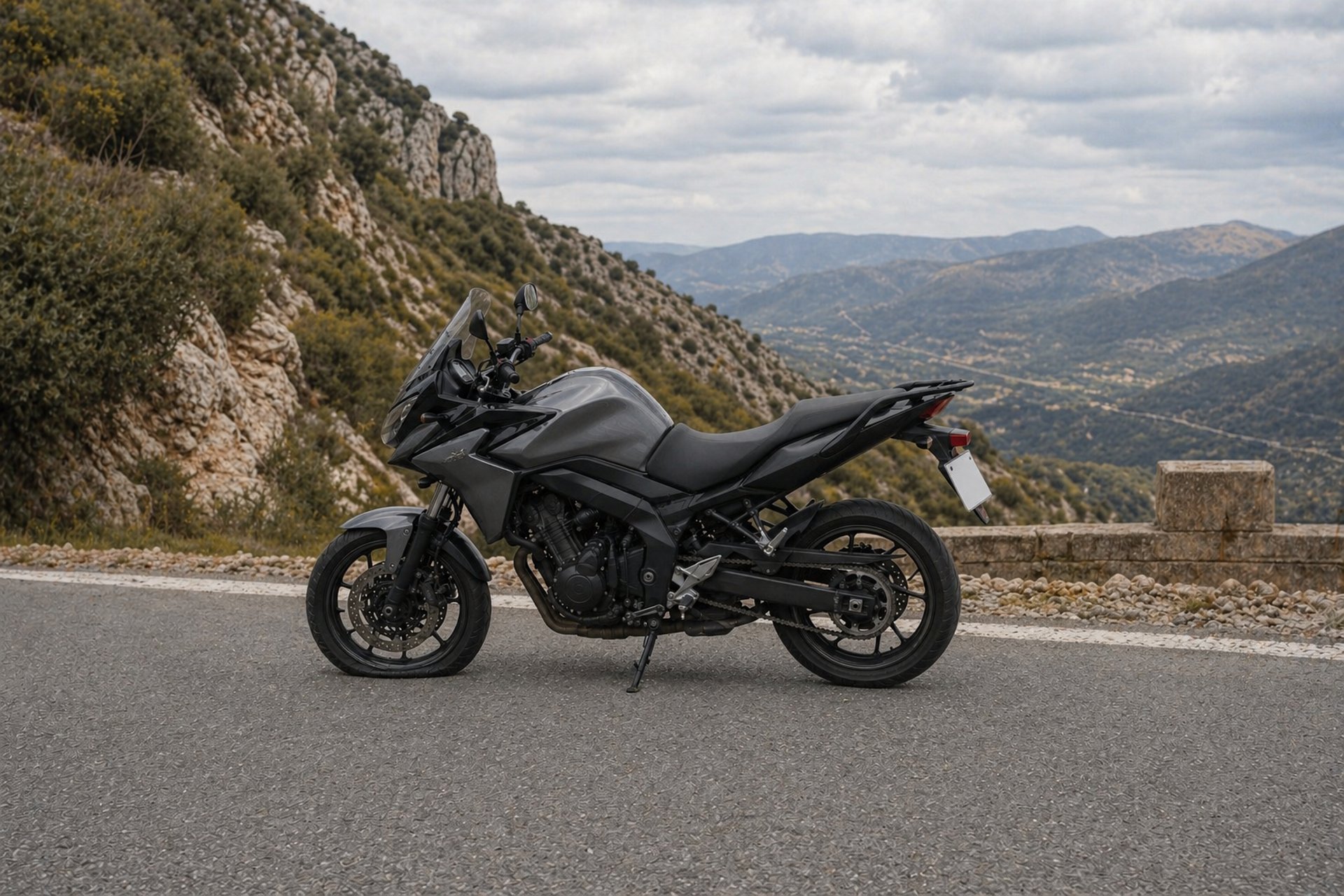 black and white bed linen