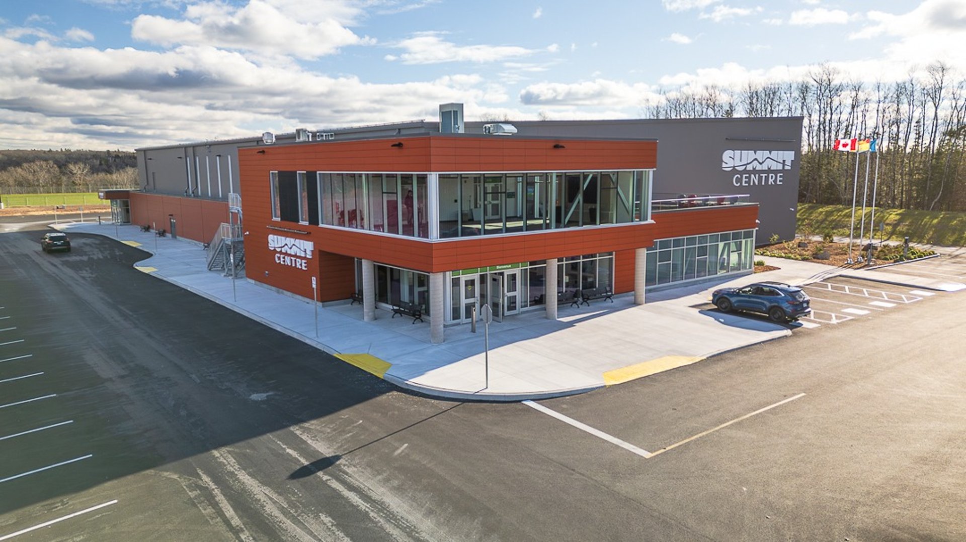 gray computer monitor