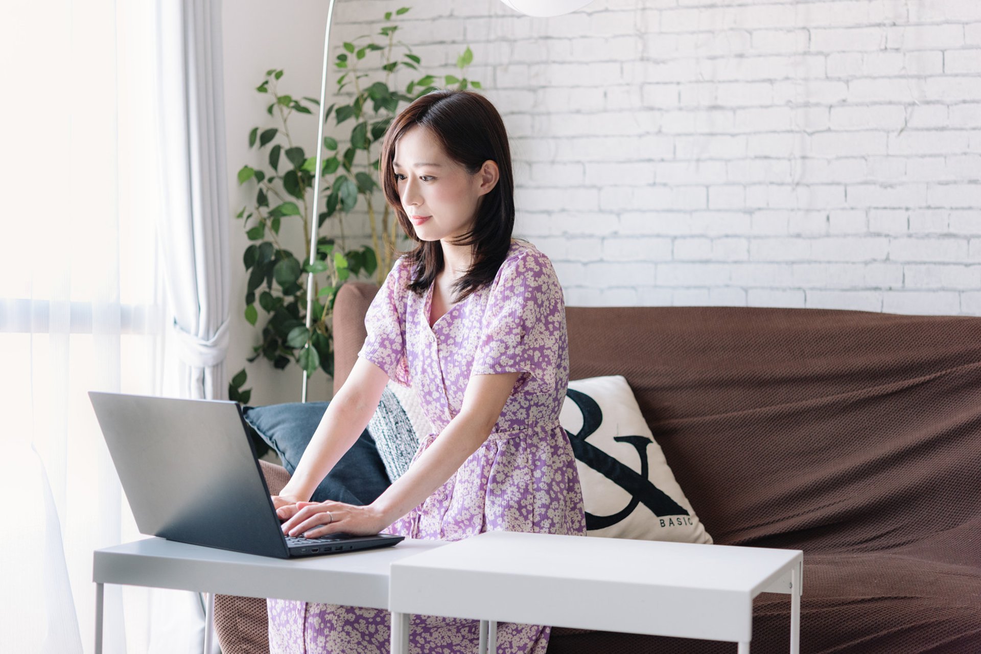 black and white bed linen