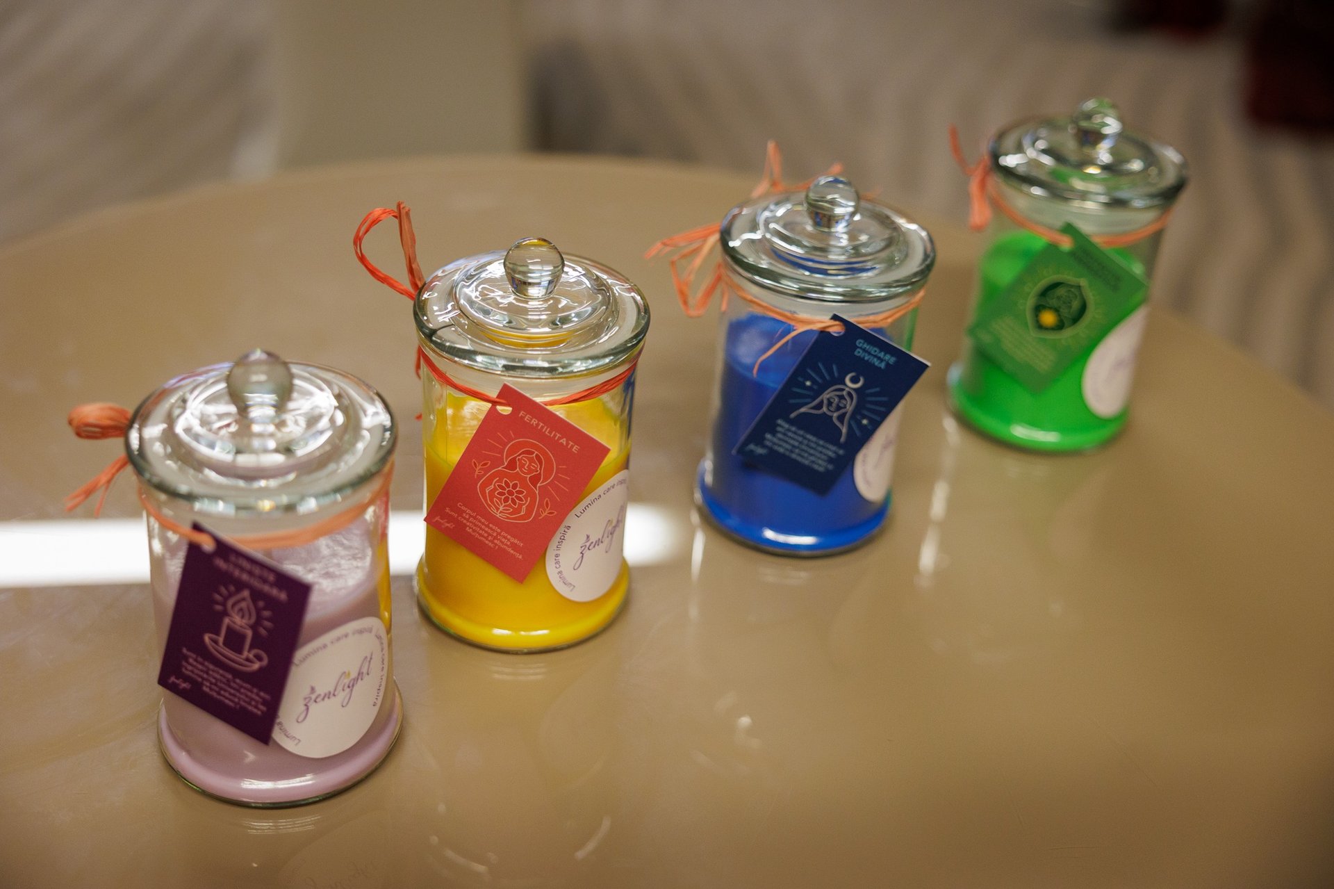 gray computer monitor