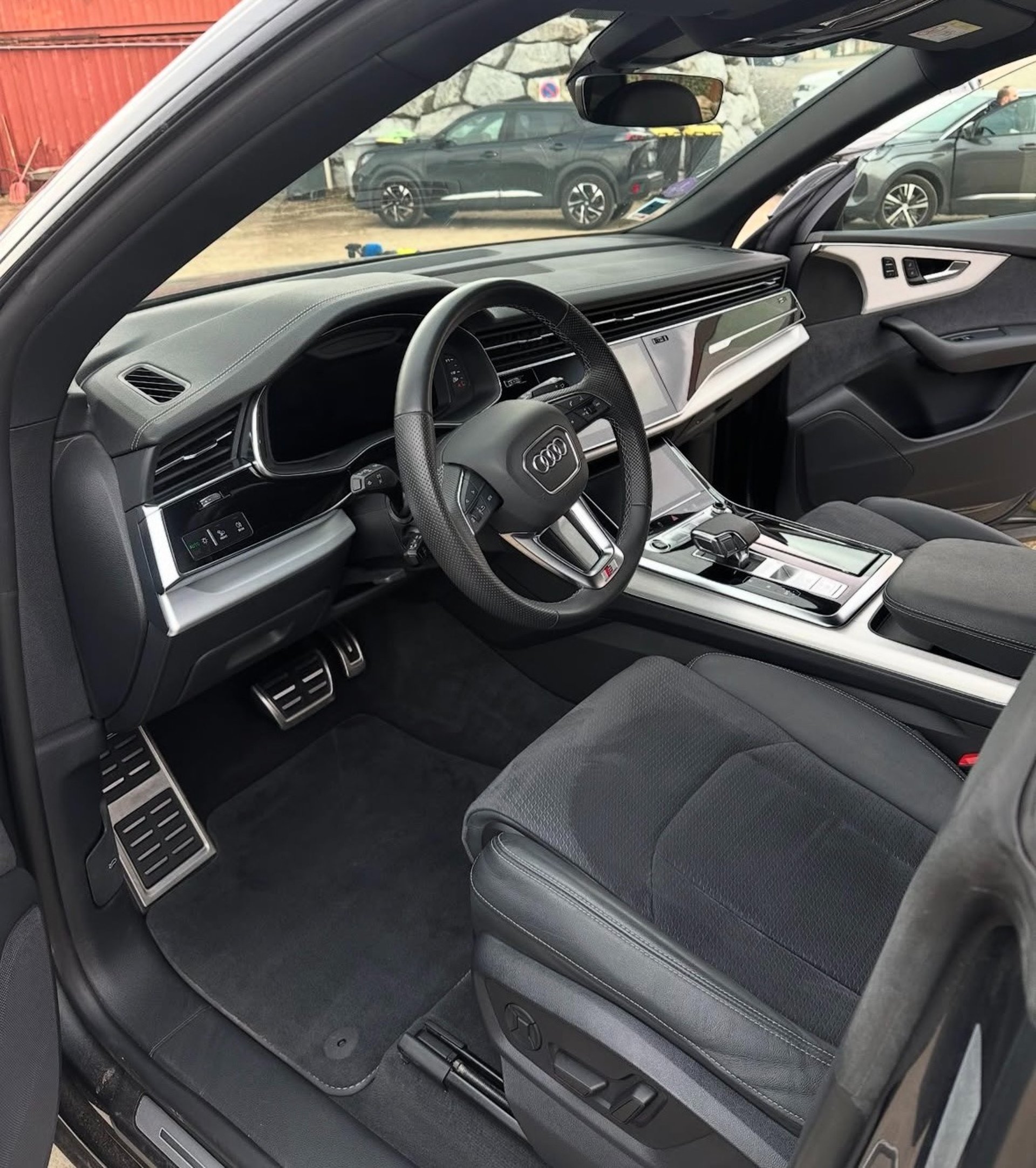 black and white bed linen