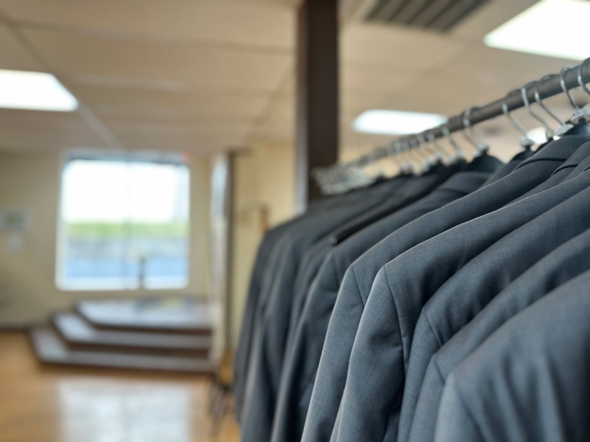 gray computer monitor